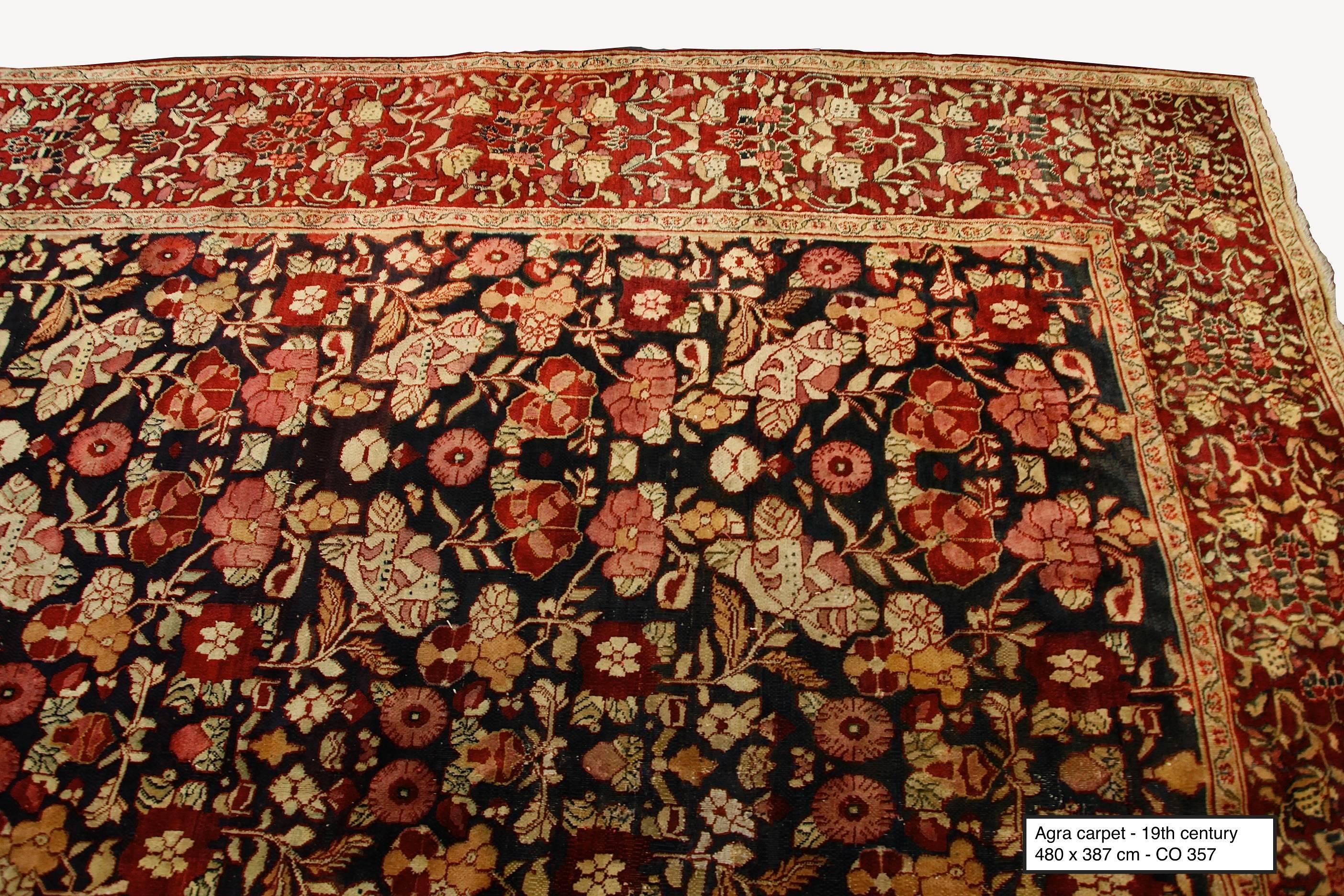 Antique Indian Agra carpet. Measures: 480 x 387 cm, 19th century.
 