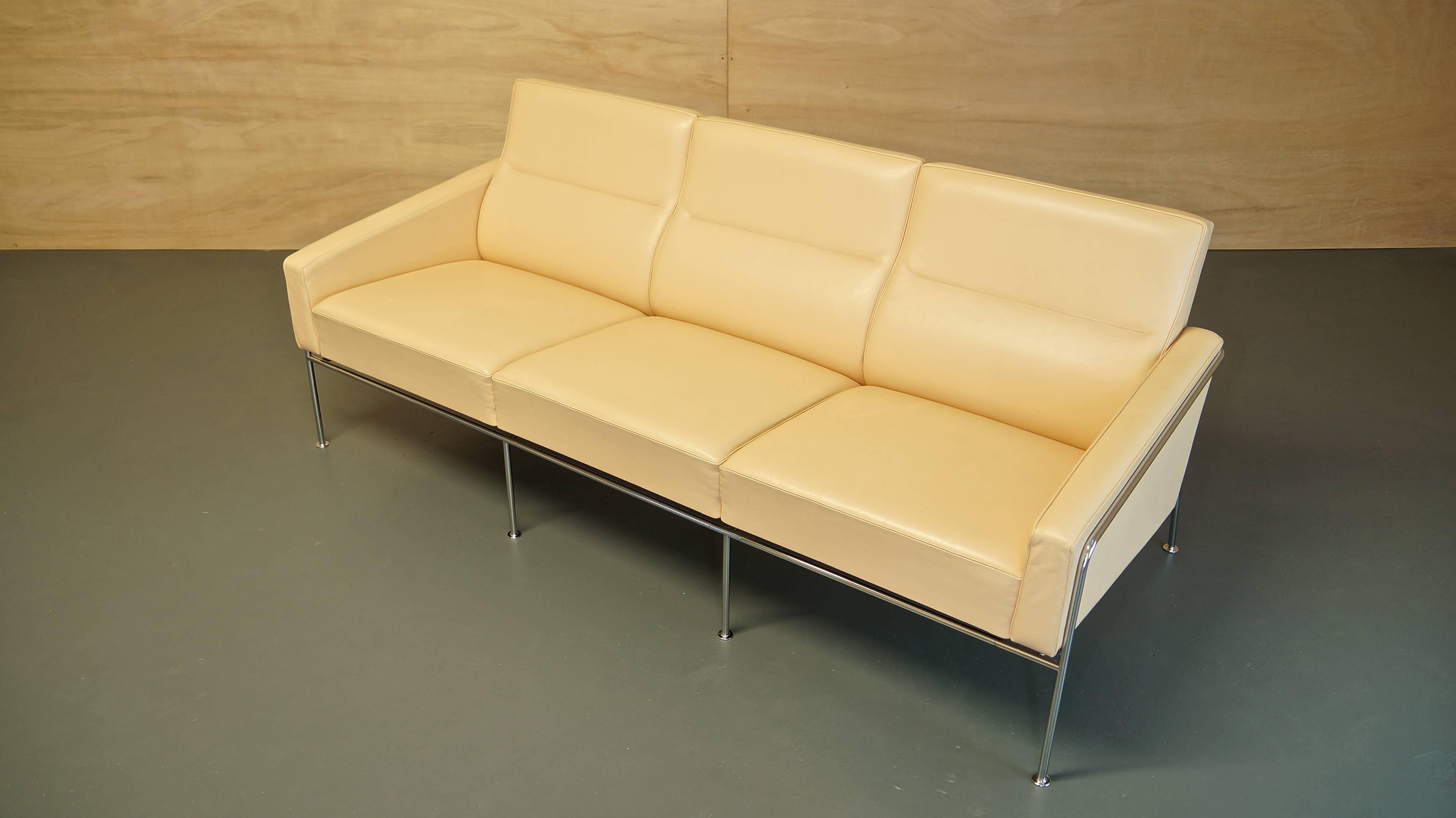 Steel Danish Vintage Arne Jacobsen Series 3303 Leather Sofa by Fritz Hansen