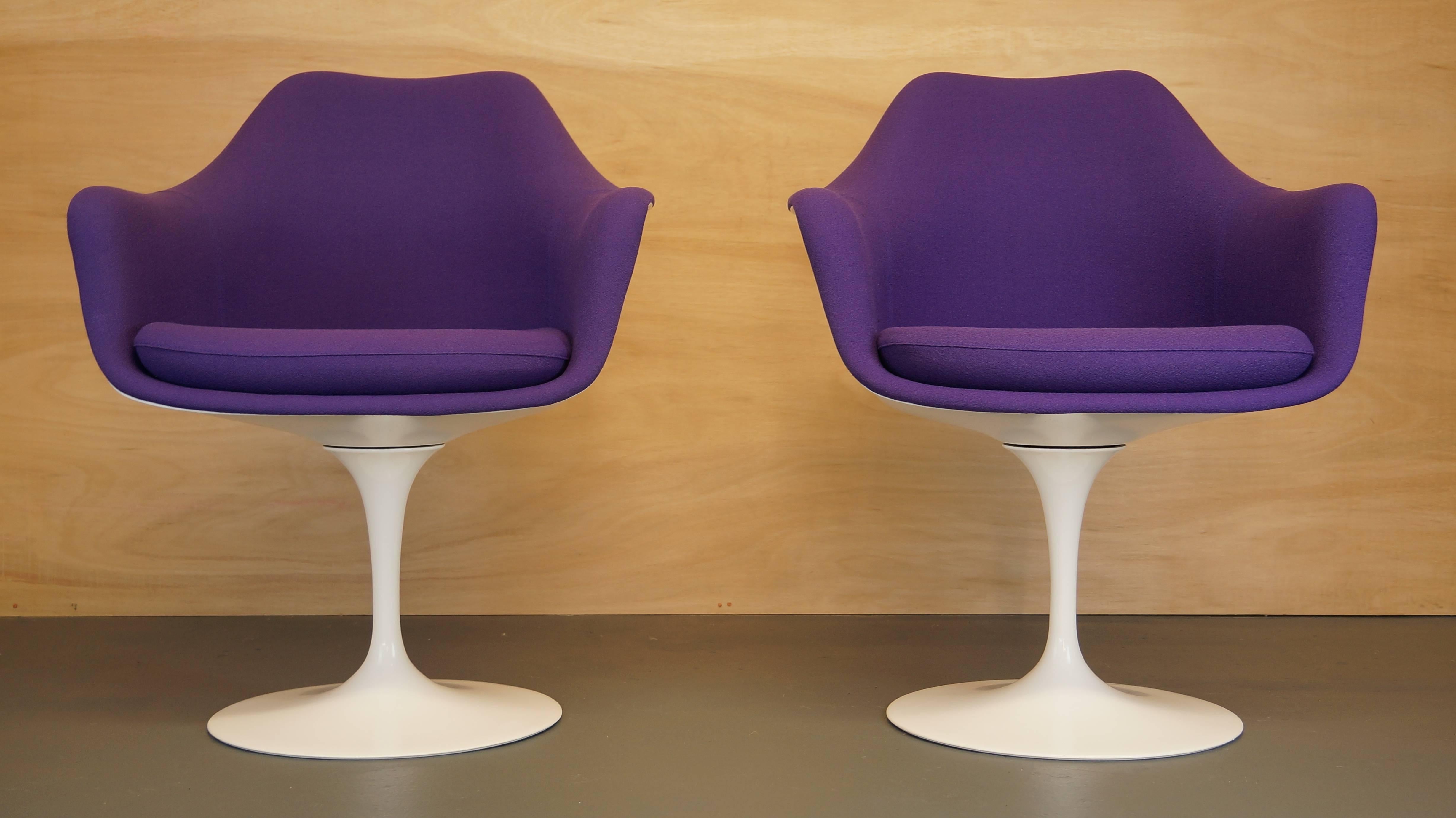 Mid-Century Modern Pair of Eero Saarinen Tulip Armchairs / Swivel Chairs / Dining Chairs for Knoll