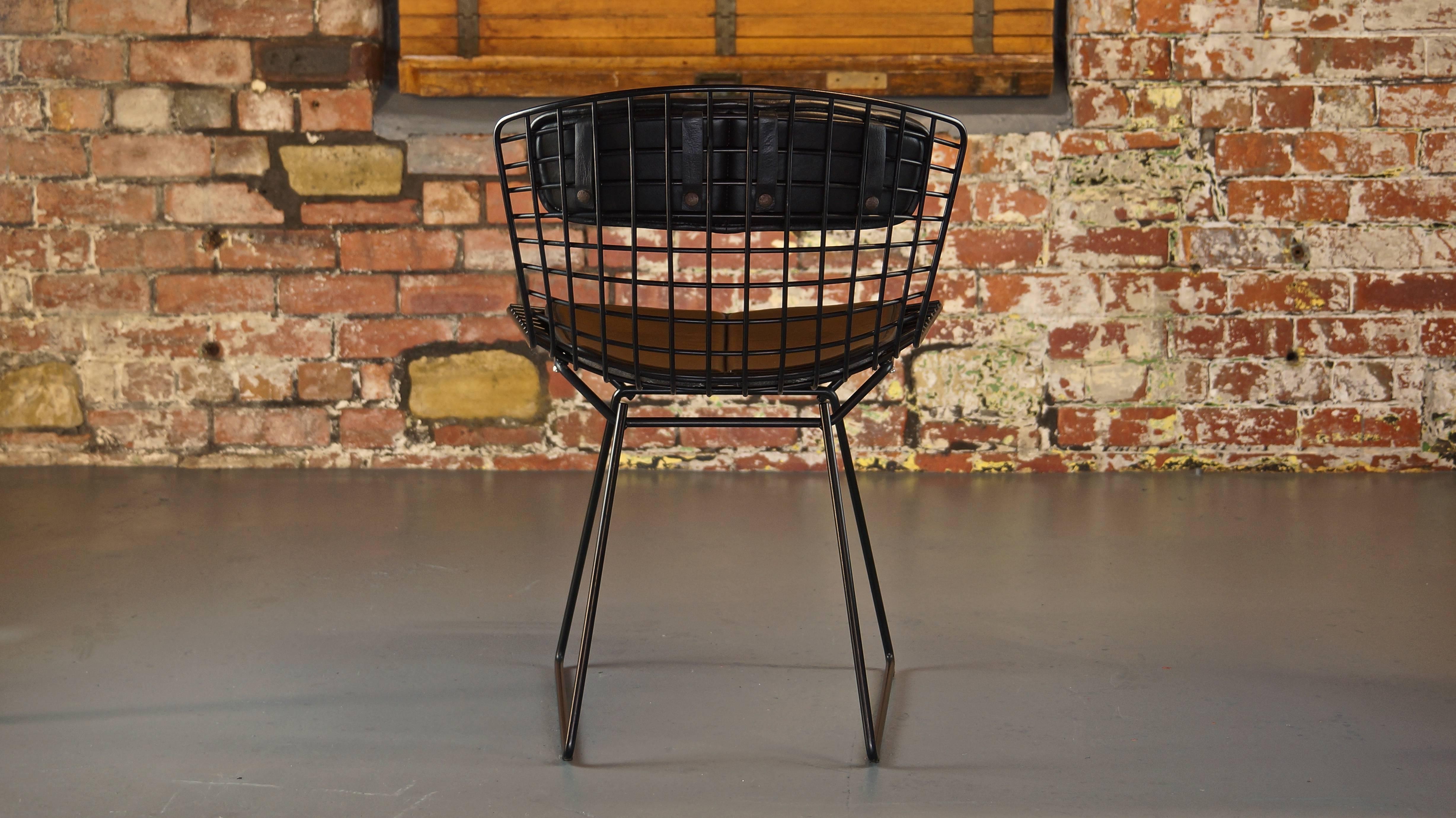 Set of 8 Harry Bertoia wire chairs/side chairs for Knoll black.

Design year: 1952.
Designer: Harry Bertoia.
Manufacturer: Knoll.
Materials: Welded steel rod, black Rilsan coating.

An icon of Mid-Century design.

This listing is for a set of 8