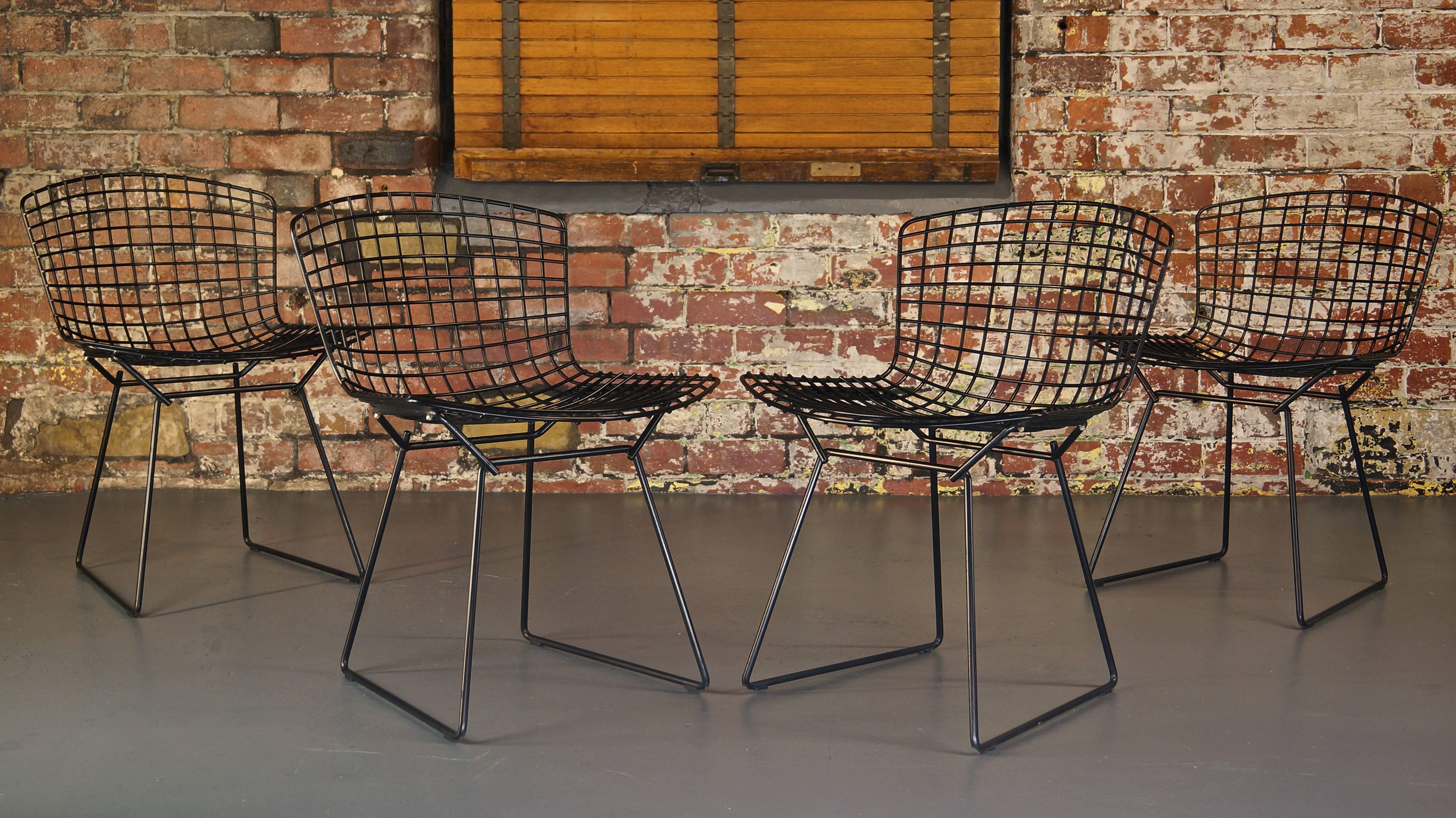 Set of 8 Harry Bertoia Wire Chair/Side Chair for Knoll, Black Metal In Fair Condition In Huddersfield, GB