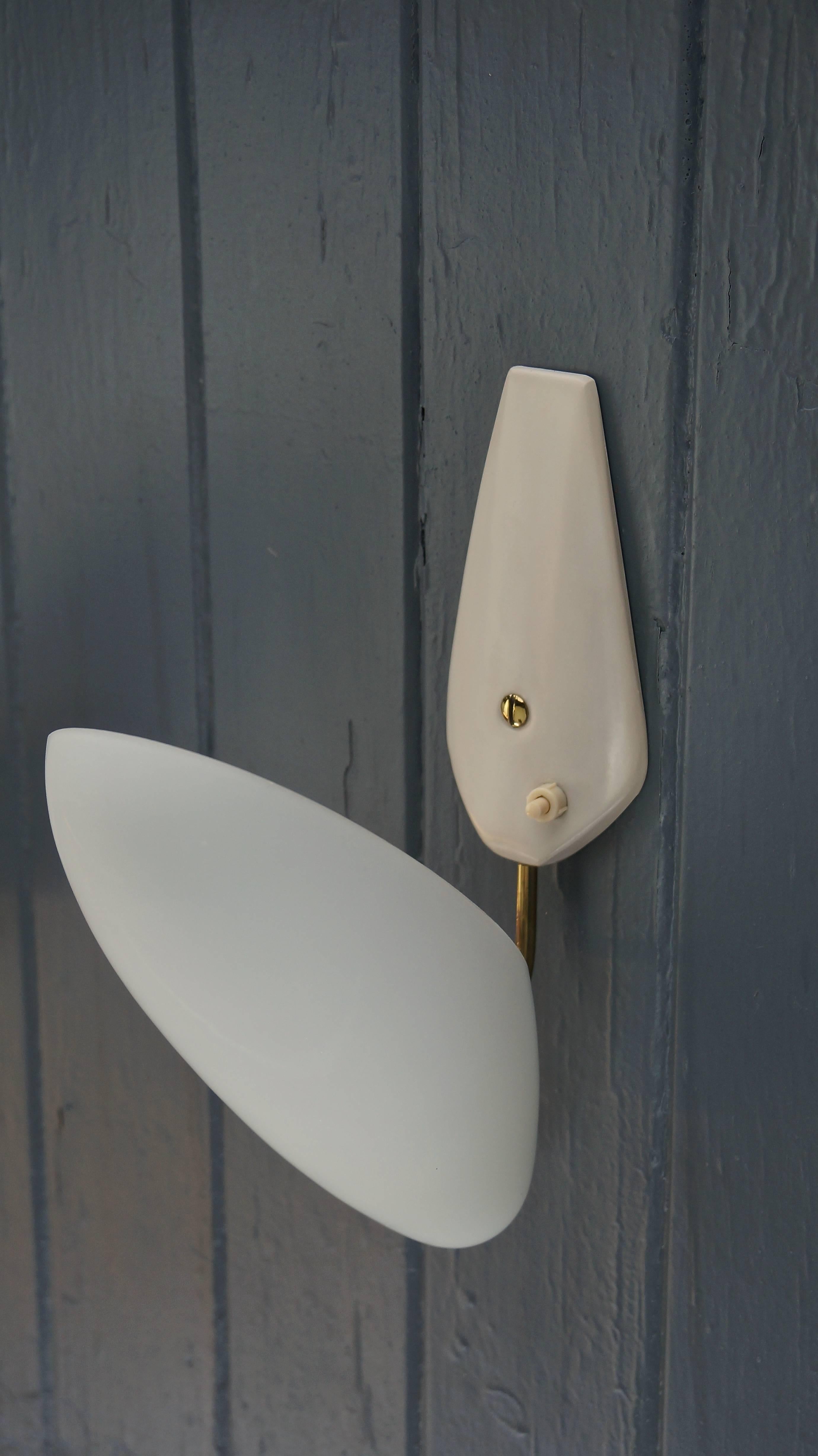 20th Century Set of Two Vintage Mid-Century Italian Brass and Opal Glass Wall Light/Sconce