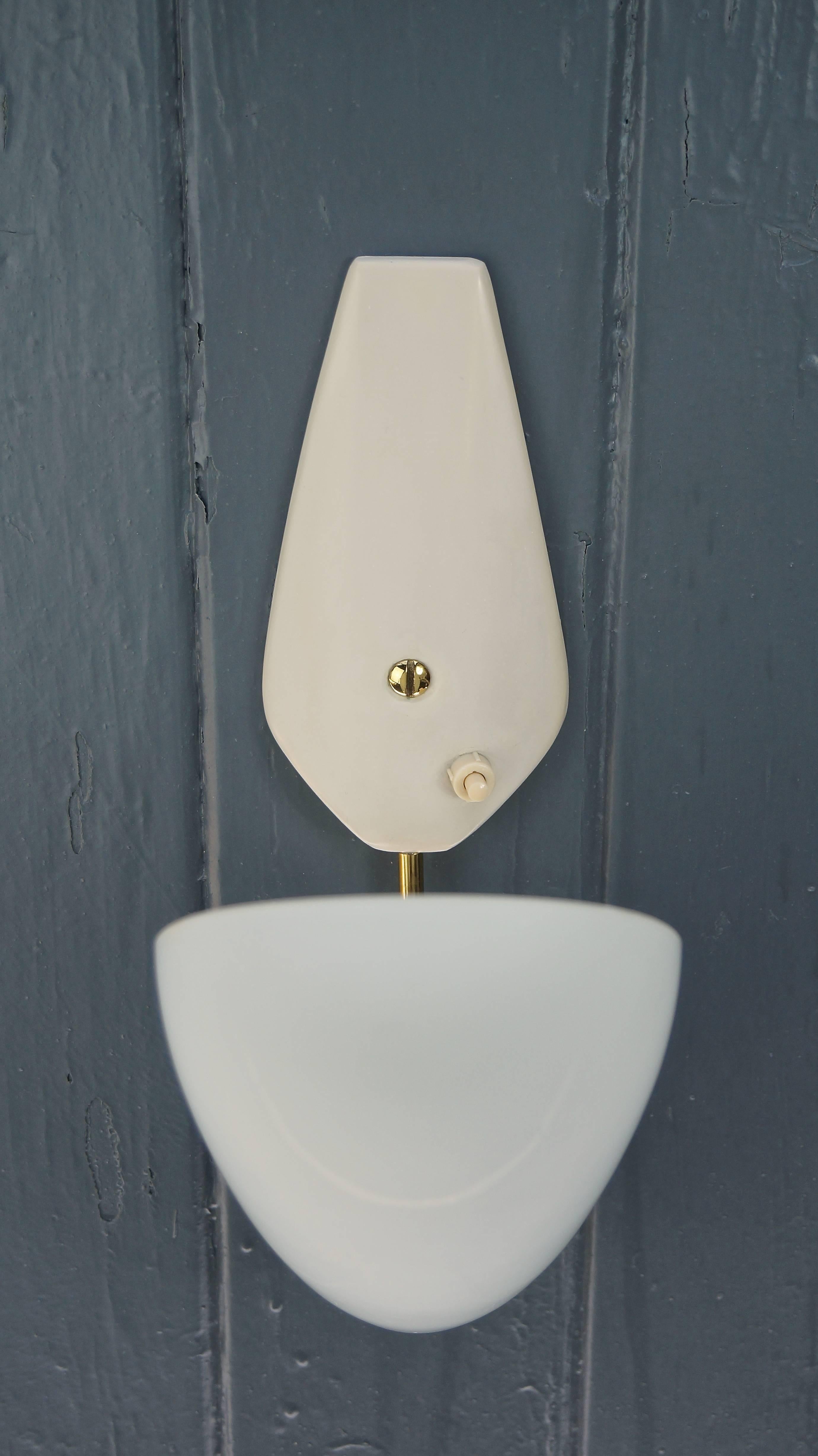Set of Two Vintage Mid-Century Italian Brass and Opal Glass Wall Light/Sconce 2