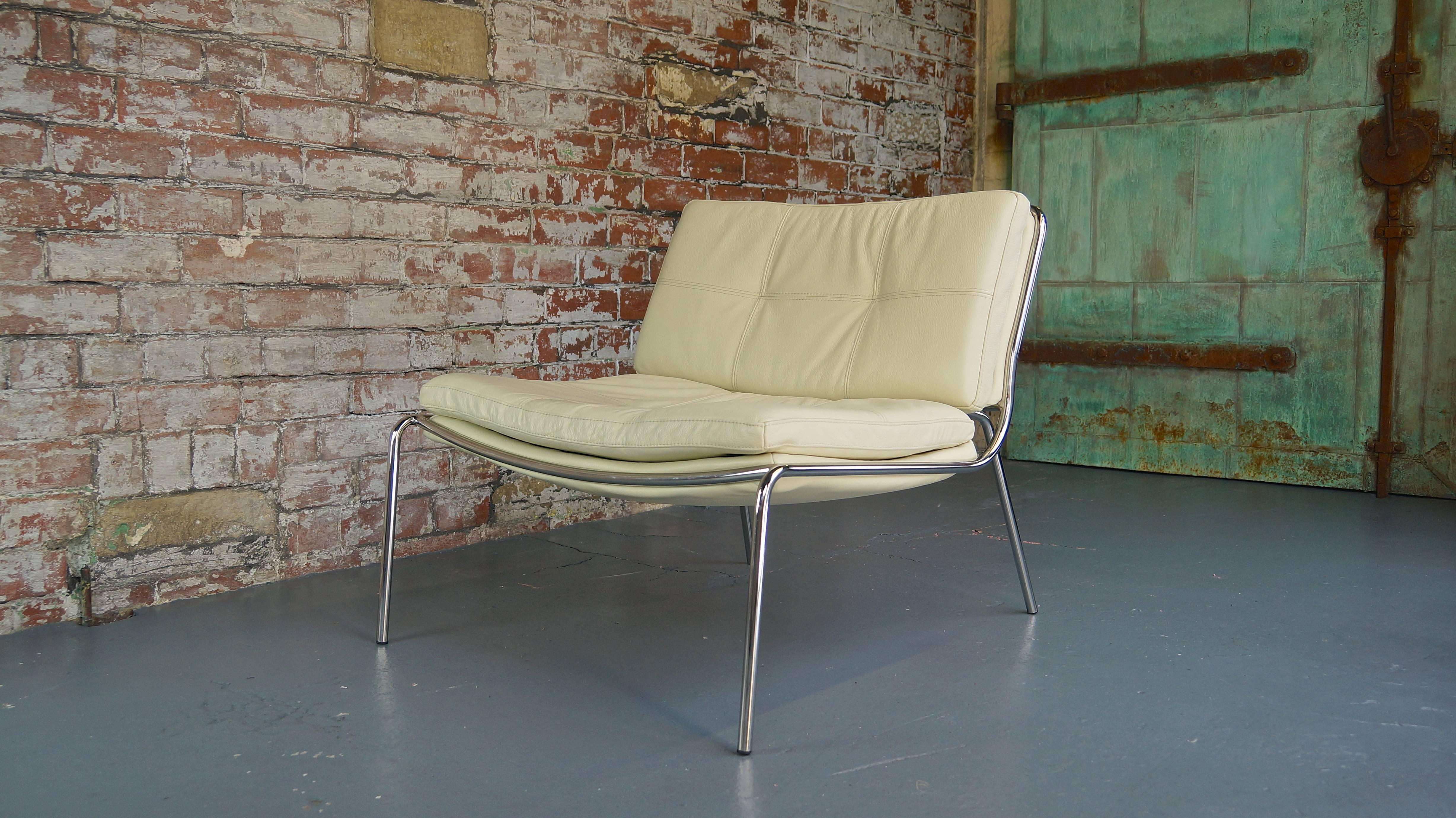Minimalist Frog Chair by Piero Lissoni, Cream Leather Italian Lounge Chair