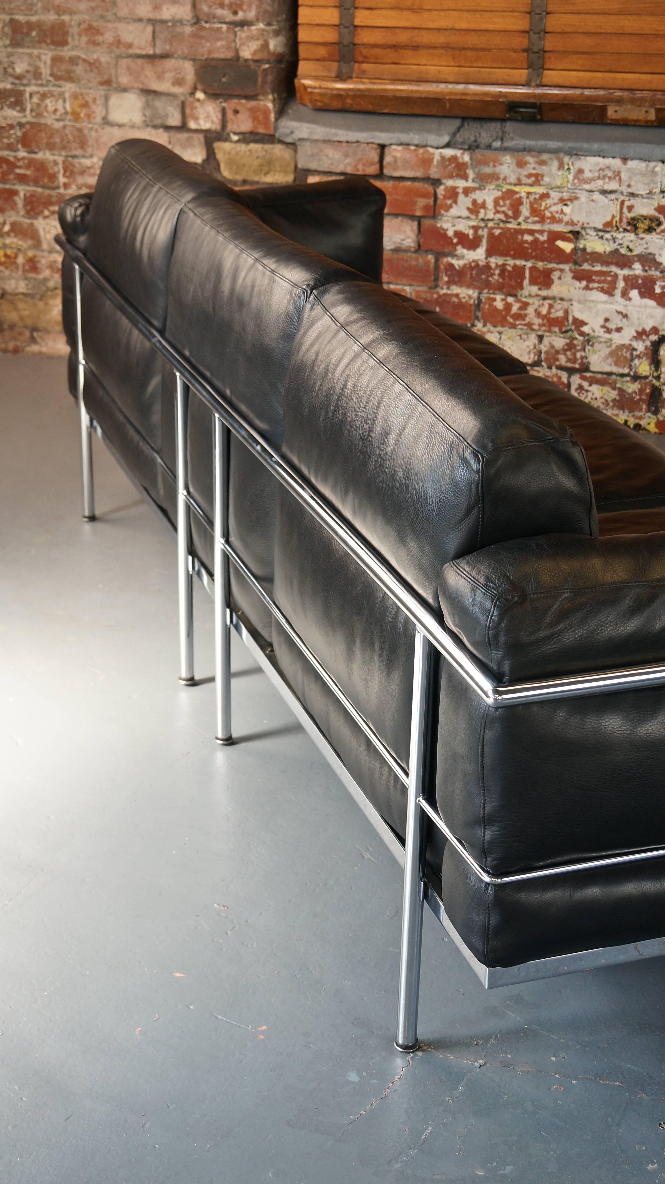 Mid-Century Modern Vintage Black Leather Grand Confort LC3 Three-Seat Sofa, Le Corbusier