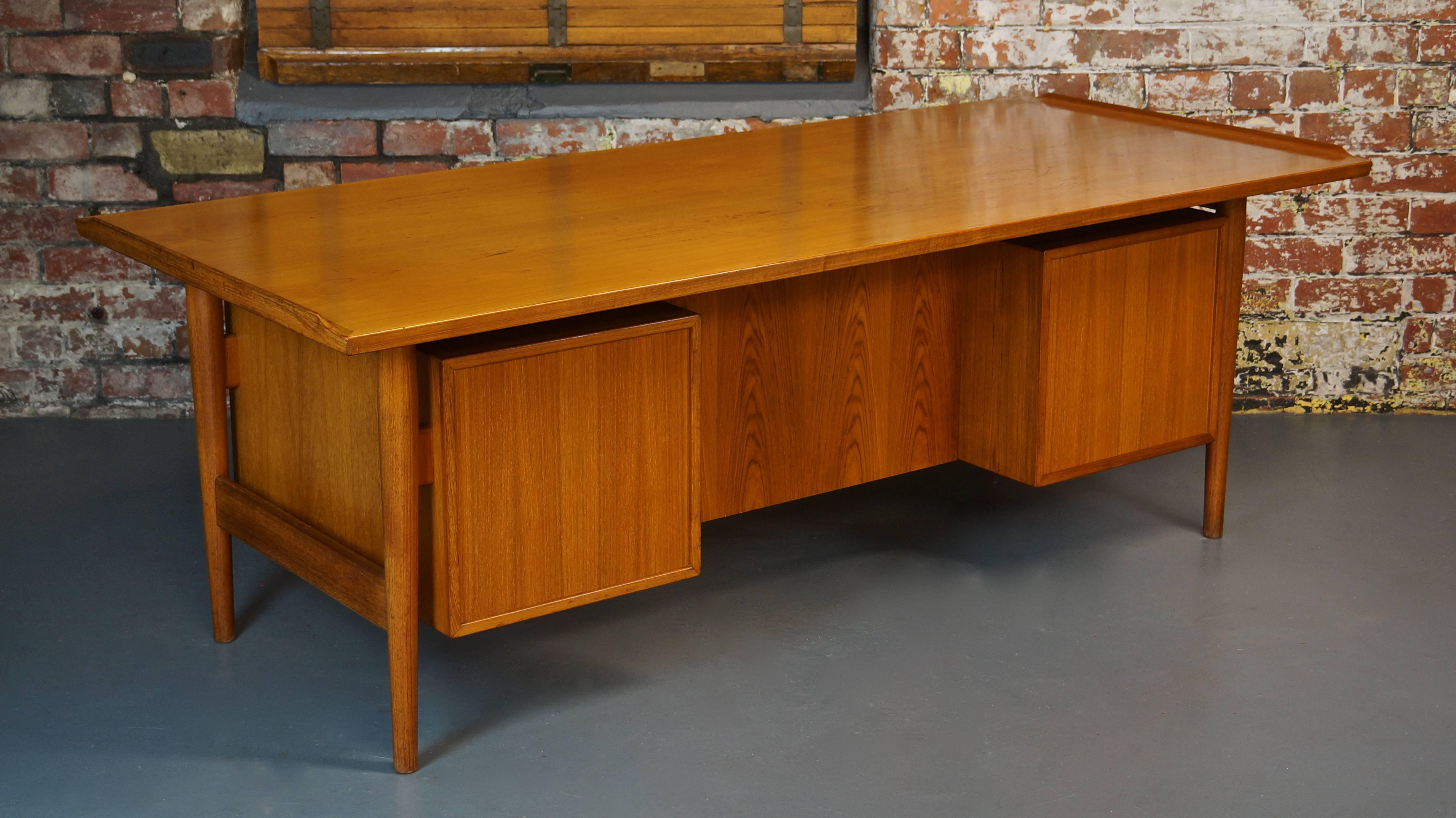 Arne Vodder Model 207 Danish Teak Desk, Sibast Denmark, Rare Large Width 205cm 3