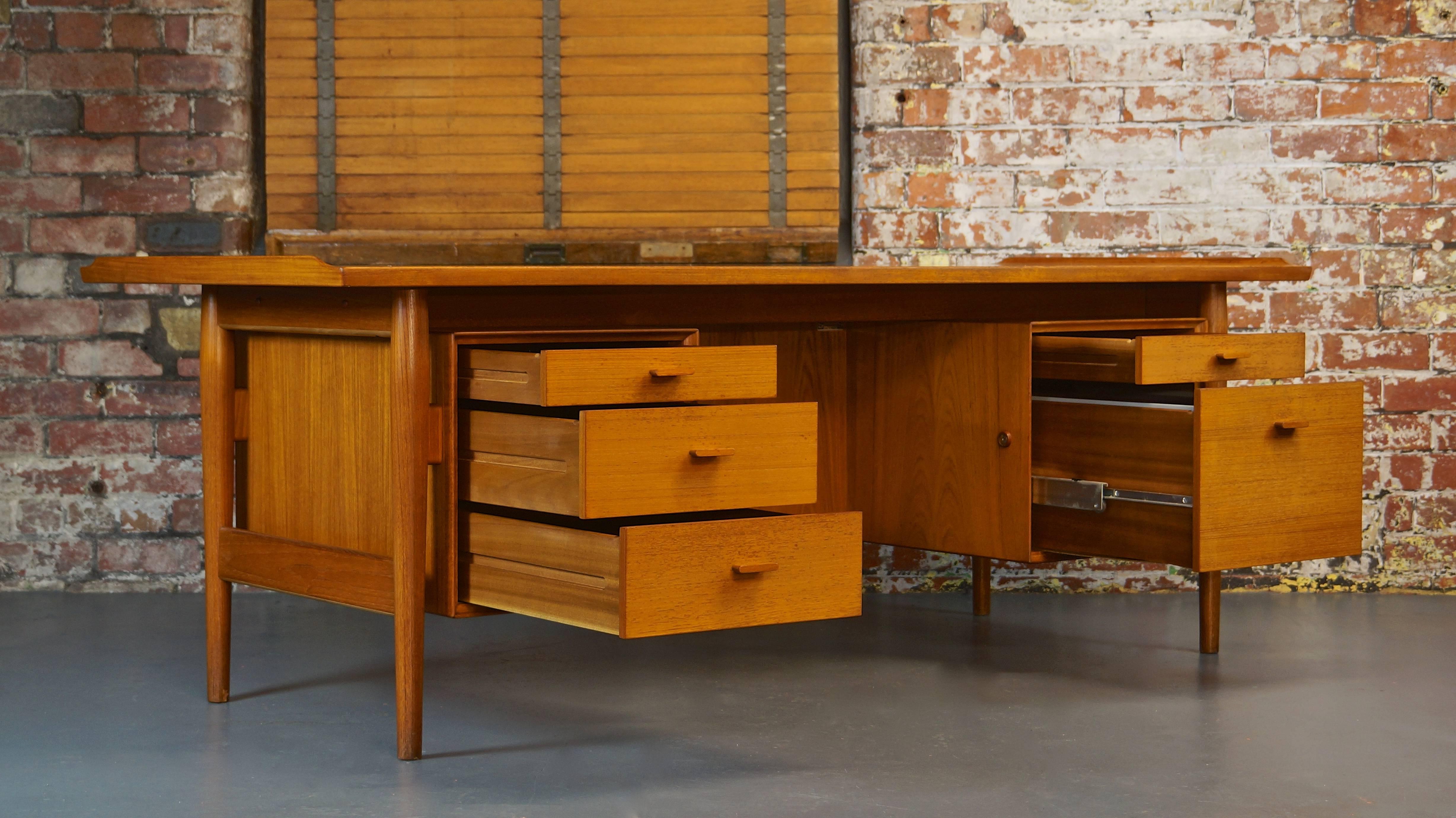 Mid-Century Modern Arne Vodder Model 207 Danish Teak Desk, Sibast Denmark, Rare Large Width 205cm