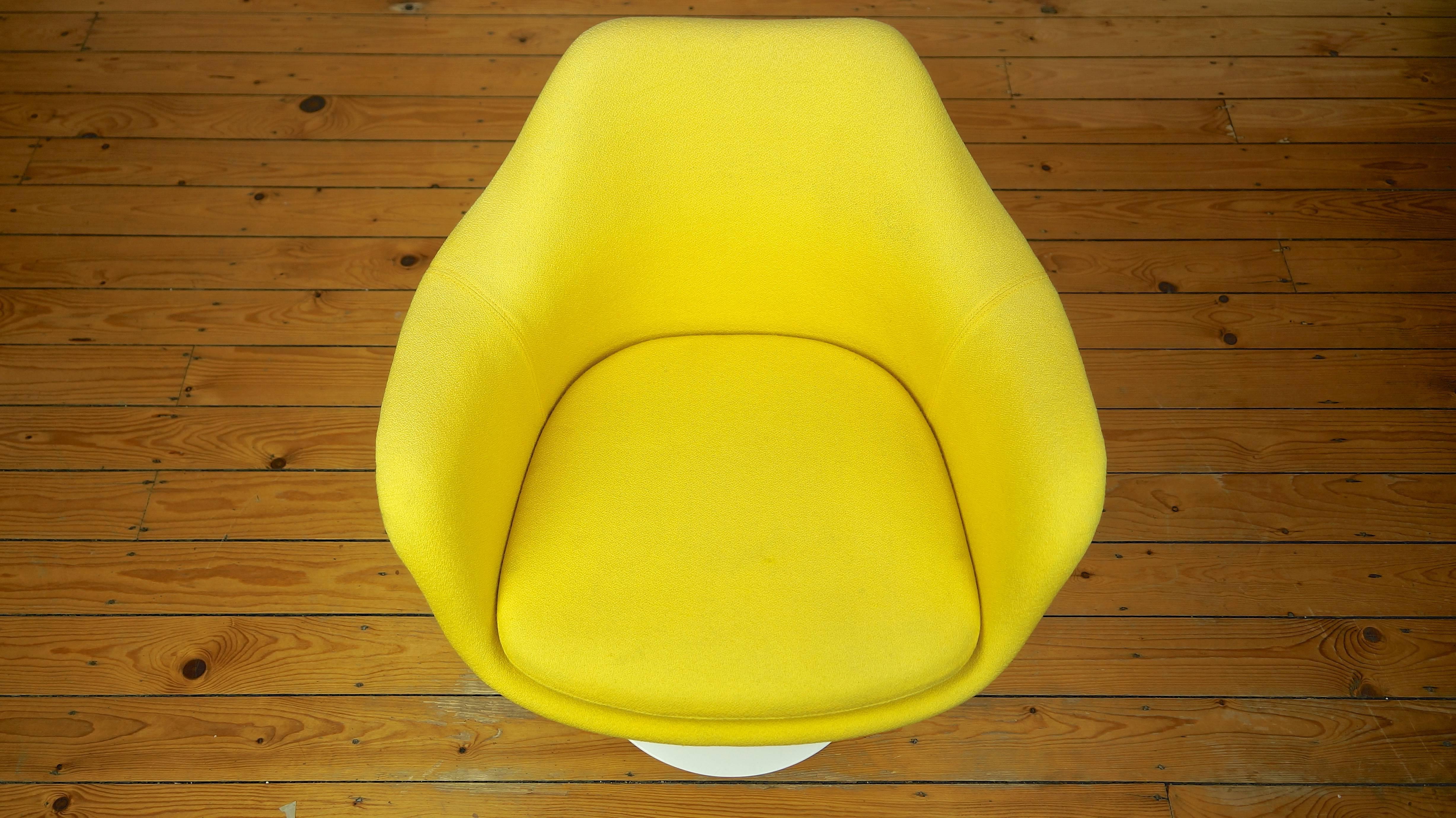 19th Century Vintage Tulip Chair or Armchair by Eero Saarinen for Knoll, Yellow Upholstery