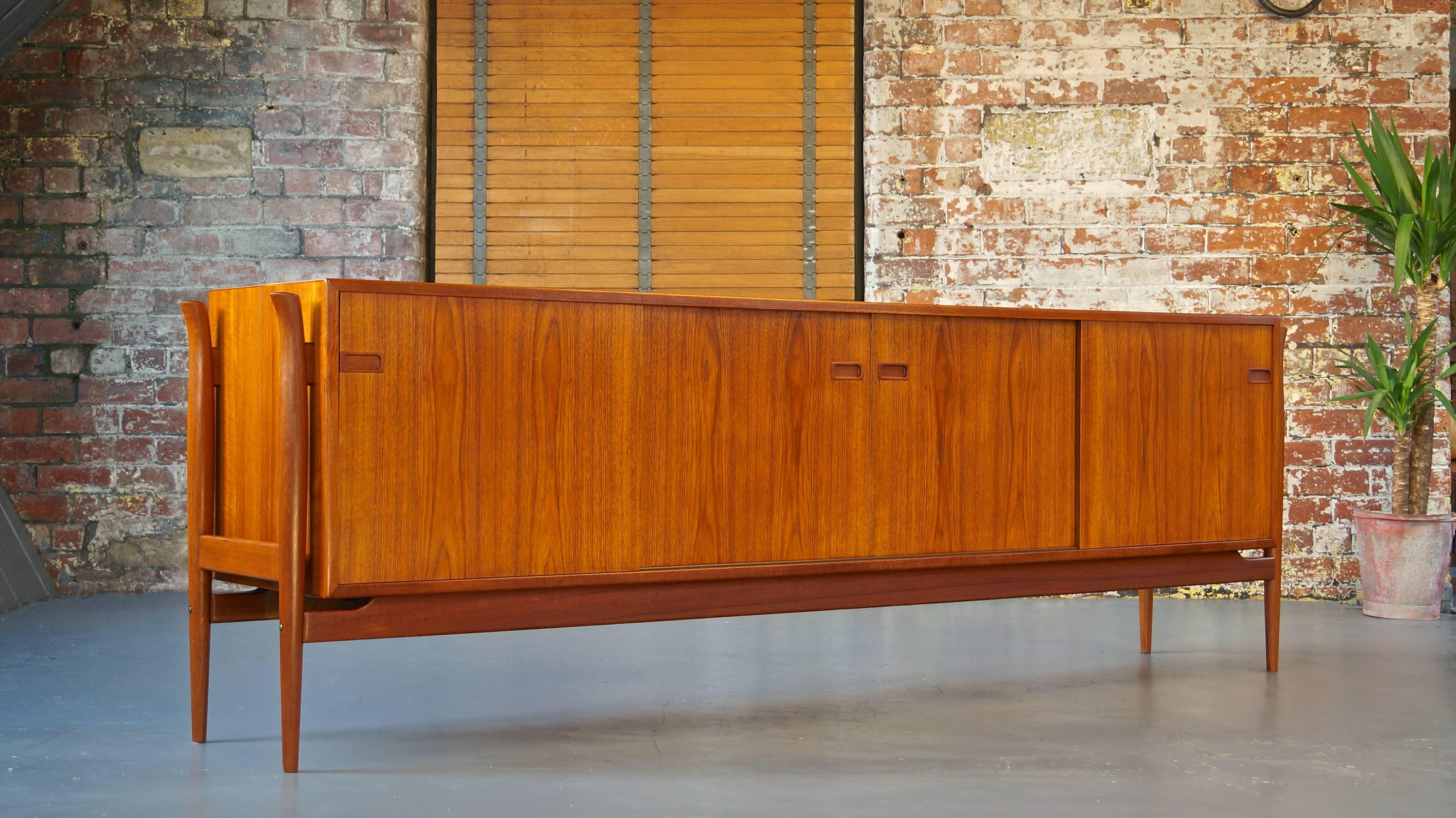 1960s vintage Danish teak sideboard or credenza, extra long and low

Exceptionally high quality with a very unique design.

More details and images to follow shortly.