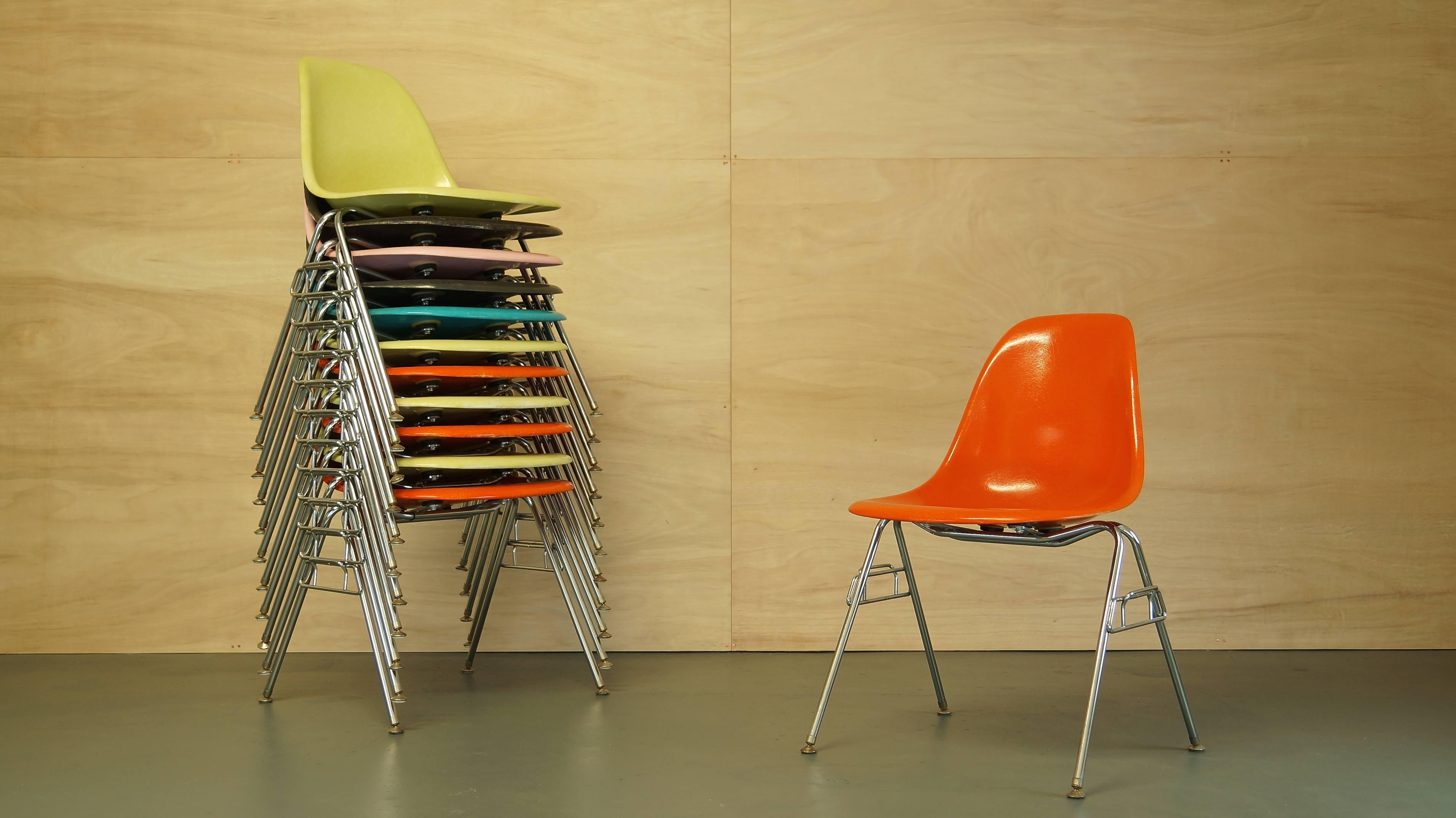 Vintage Midcentury Eames Fiberglass Stacking Shell Chairs, DSS-N Side Chairs In Good Condition In Huddersfield, GB
