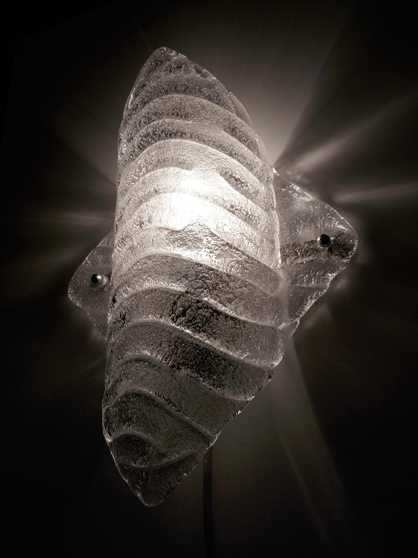 Large Austrian Textured Organic Ice Glass Wall Light Sconce, 1960s In Good Condition For Sale In Berlin, DE