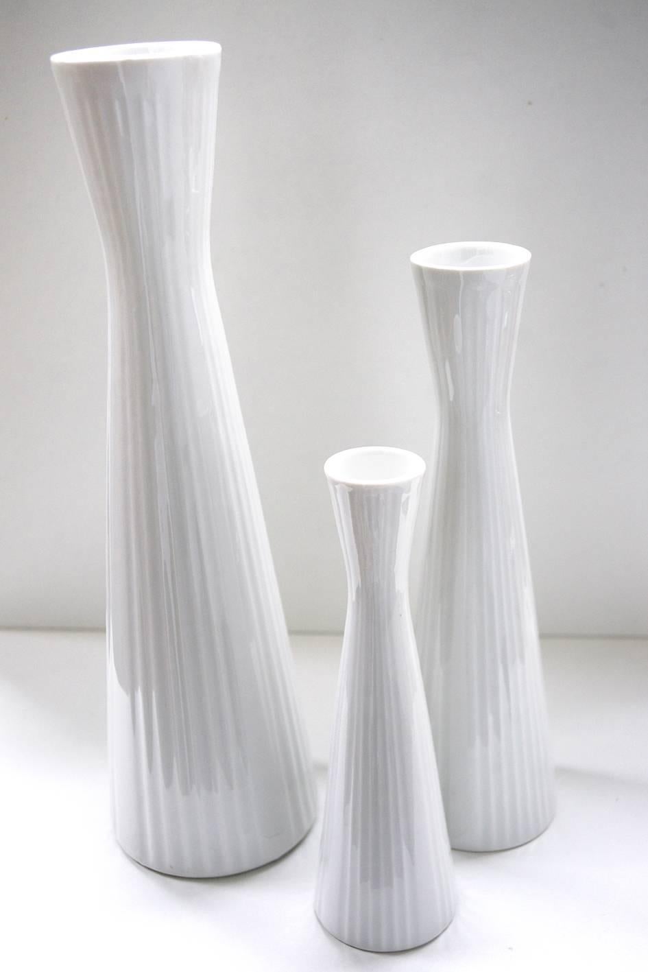 Beautiful set of three white porcelain vases by Schumann Arzberg Bavaria, Germany, 1960s.

1. Height: 13.5 In
2. Height: 10.3 In
3. Height: 8 In
Price for set!
