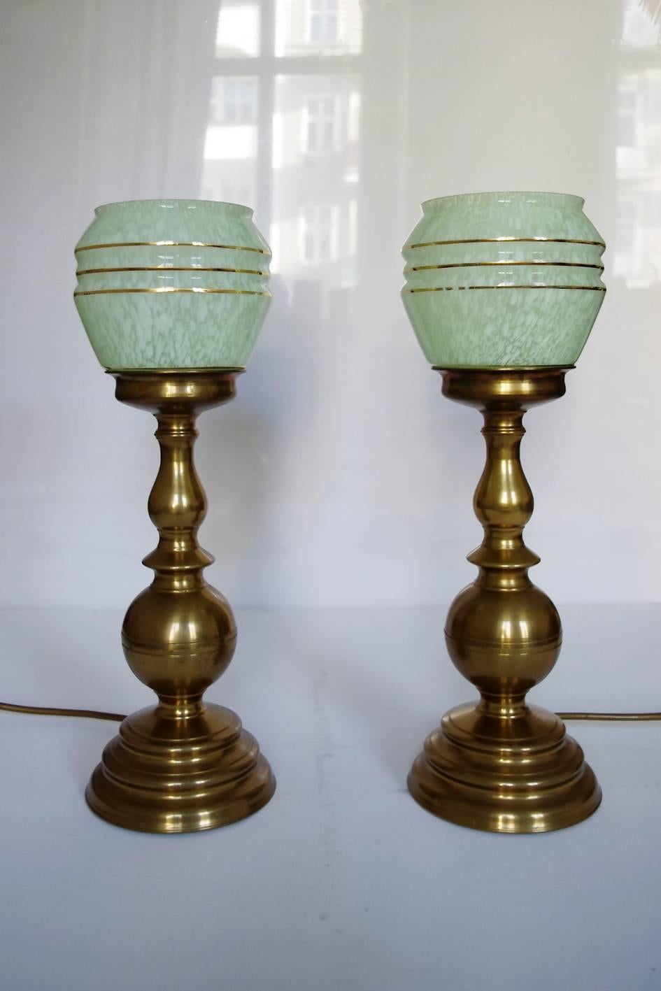  Pair of Beautiful German Vintage Art Deco Brass and Glass Table Lights 1950s In Good Condition For Sale In Berlin, DE