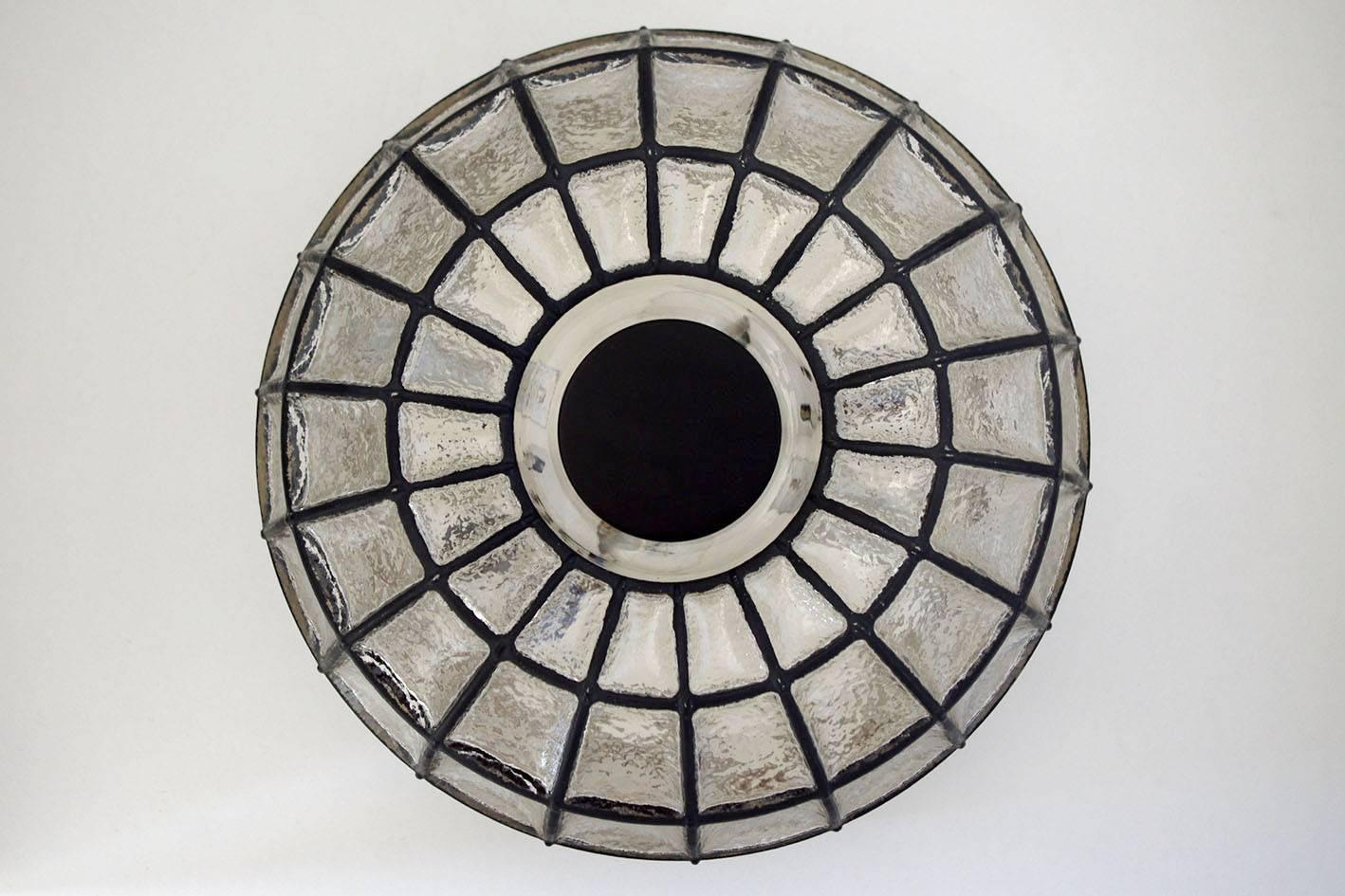 Einer der... Deutsche Vintage-Decken- oder Wandleuchte aus geblasenem Glas, 1960er Jahre (20. Jahrhundert) im Angebot