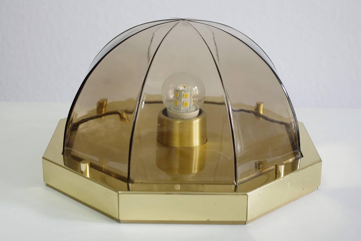 L'un des ... verre et laiton encastré.
Allemagne, 1960-1970
Douilles de lampe : Une x E27 (US E26)
