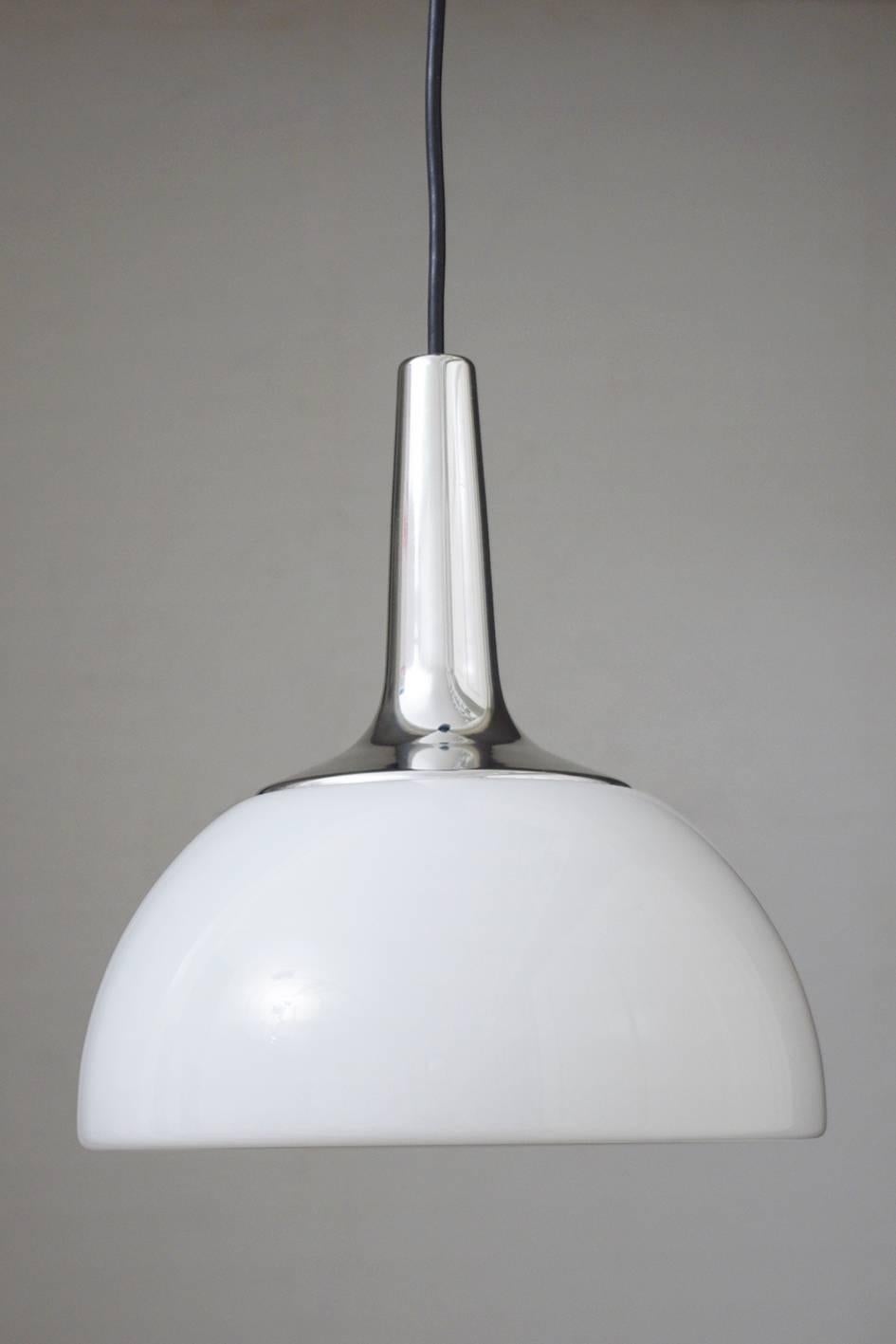 Rare German Vintage Minimalist White Opal Glass Pendant Light 1960s In Good Condition For Sale In Berlin, DE