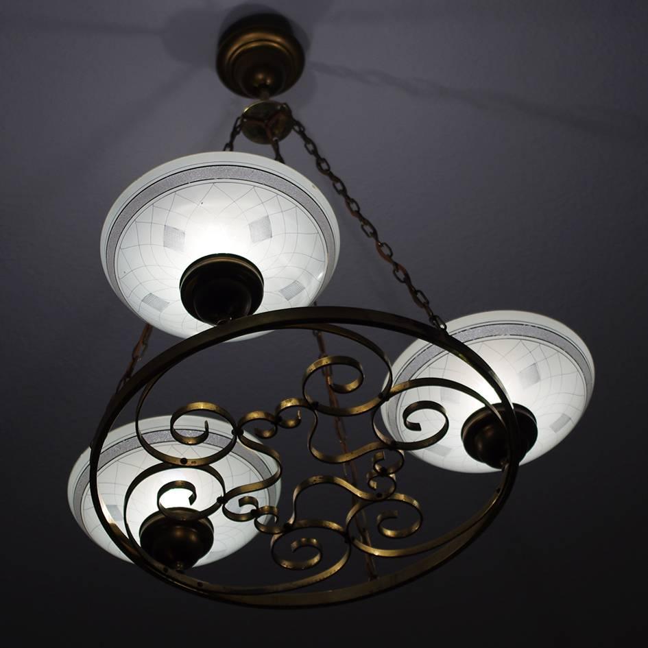 Mid-Century moderno Lampadario tedesco d'epoca in ottone e vetro, anni '40 in vendita