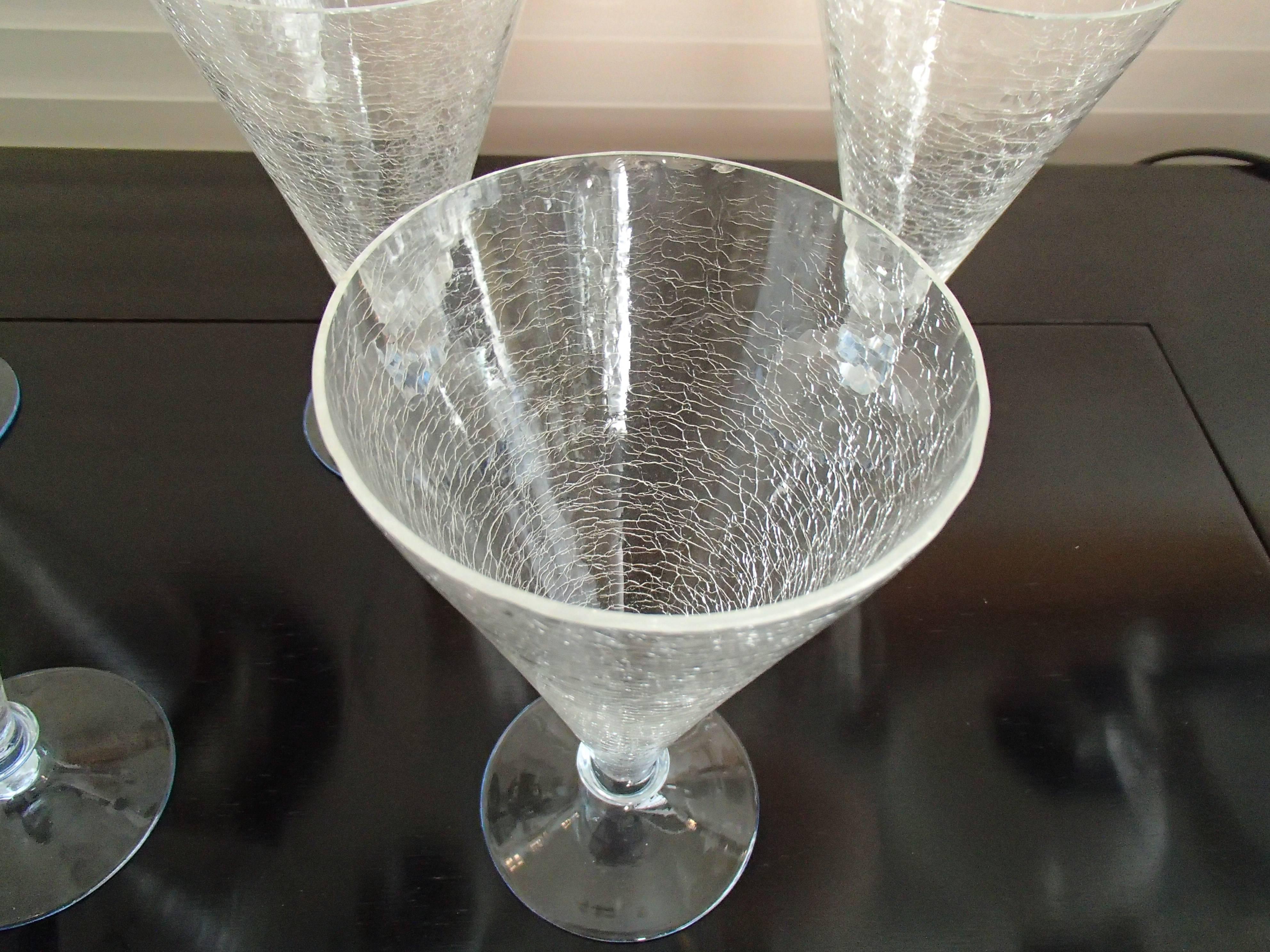 Début du 20ème siècle Huit verres Art Déco en verre de Cracquele avec base bleu clair en vente
