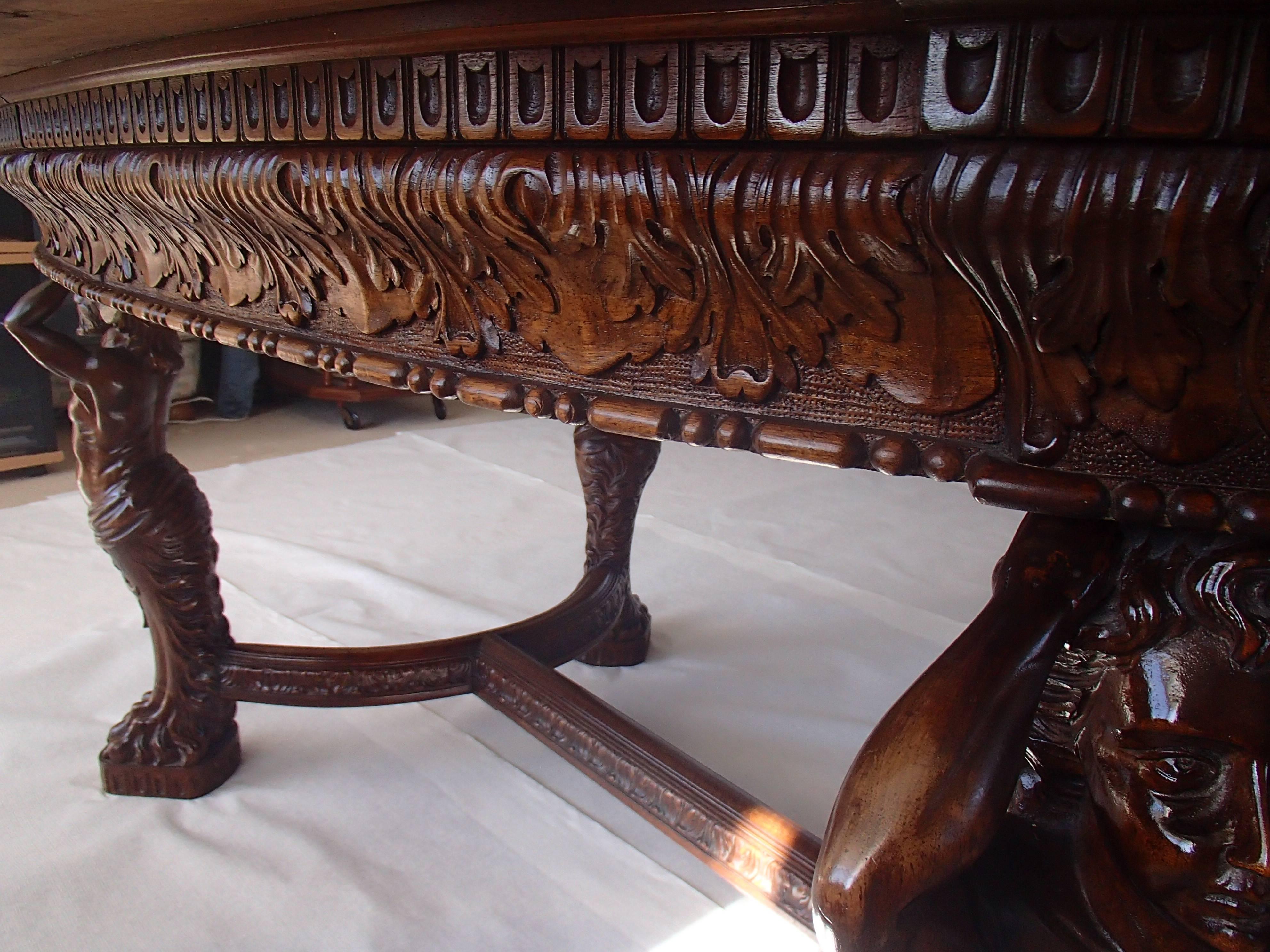 19th Century Mahogany Oval Dining Table, Extensible up to 6 meters Sculpted Legs 1