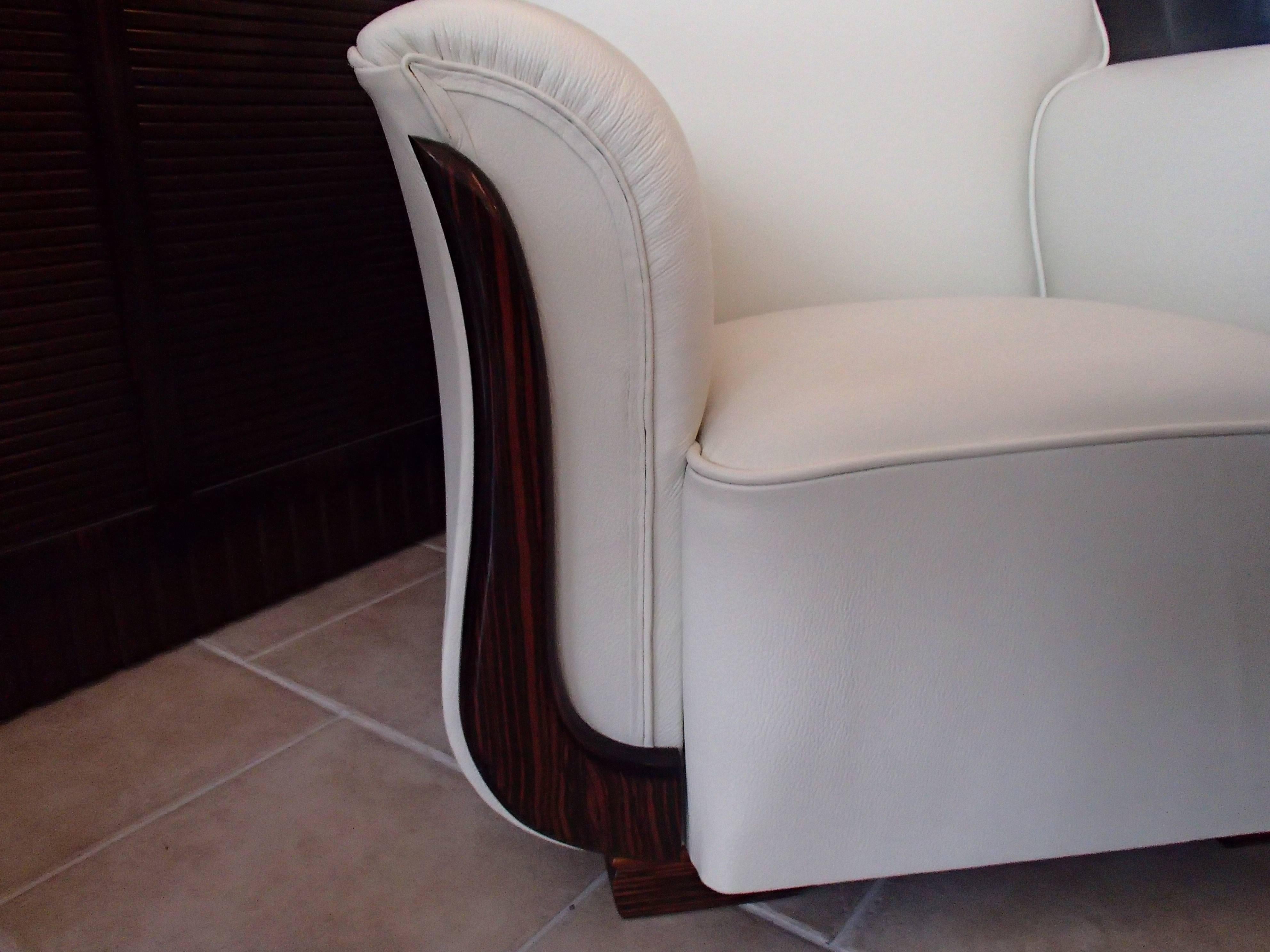 Mid-20th Century Art Deco Armchair Off-White Leather and Ebene de Macassar Decors For Sale