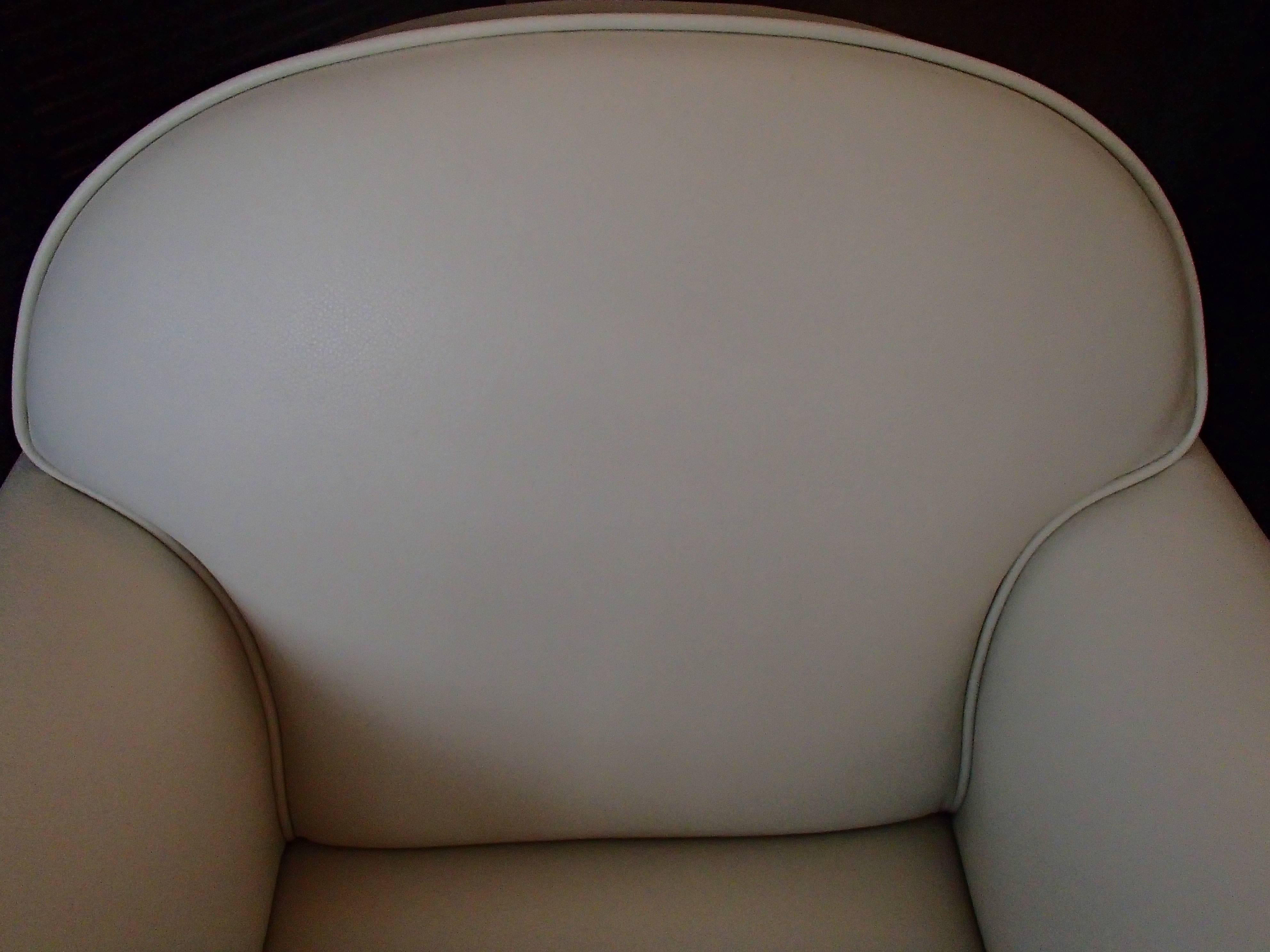 Art-Déco-Sessel aus cremefarbenem Leder und Makassar-Dekorateuren im Angebot 1