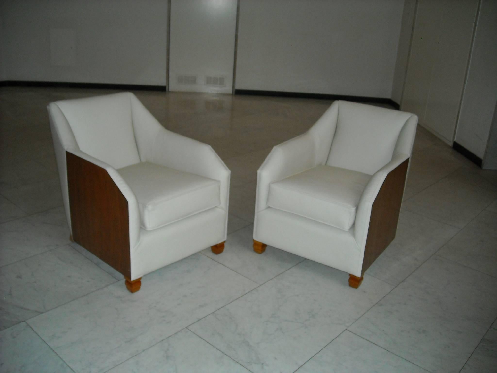 Art Deco 1930 Pair of Armchairs Off-White Leather and Rosewood For Sale