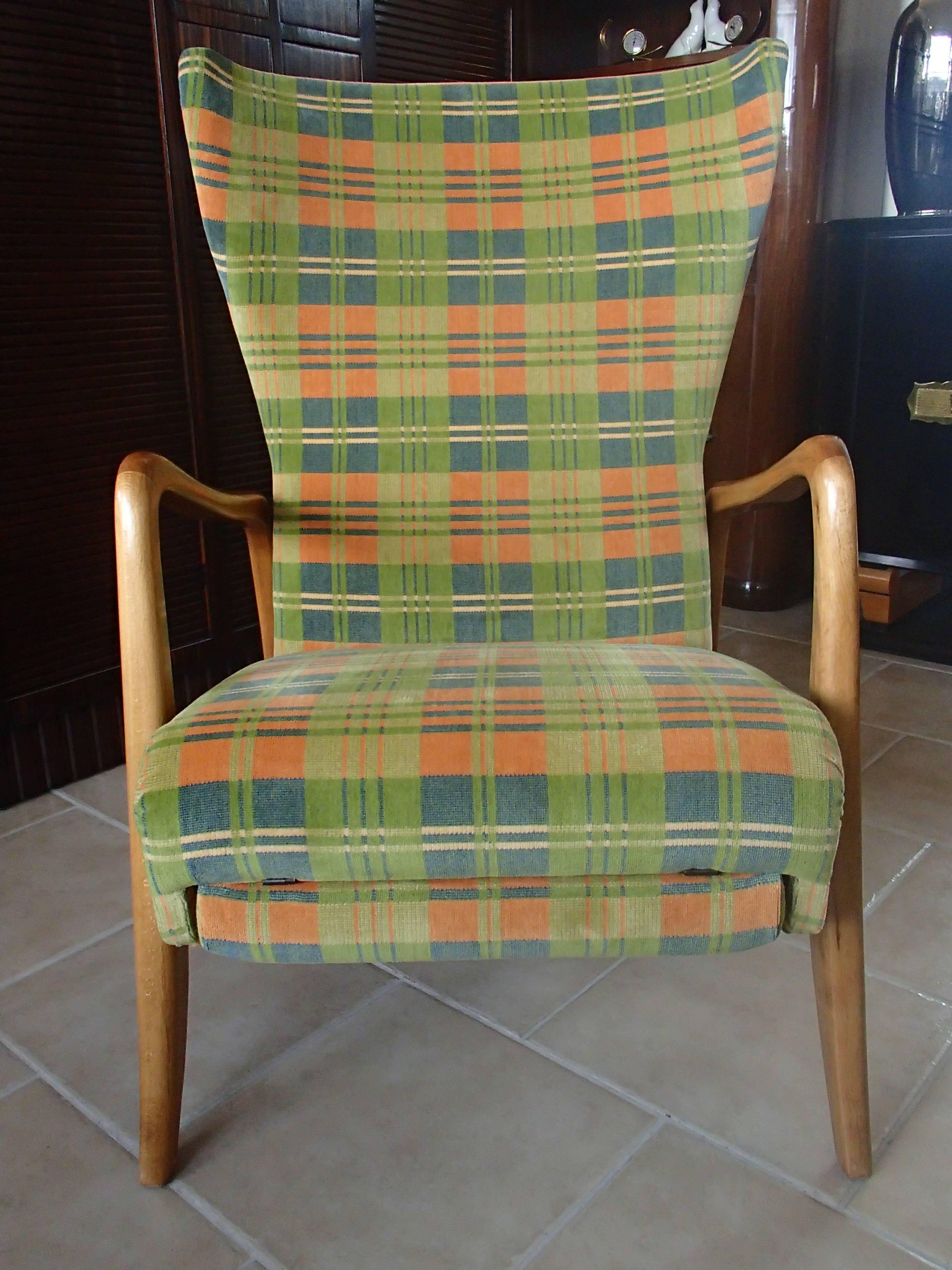 New reupholstered and recovered with a period green and orange velvet. Very comfortable and easy to lay down.