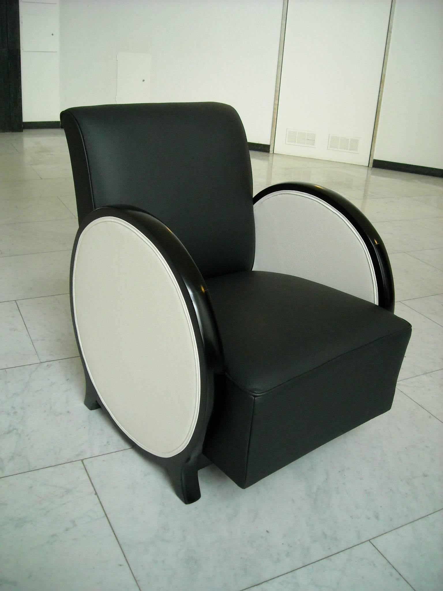 armchairs with round arms