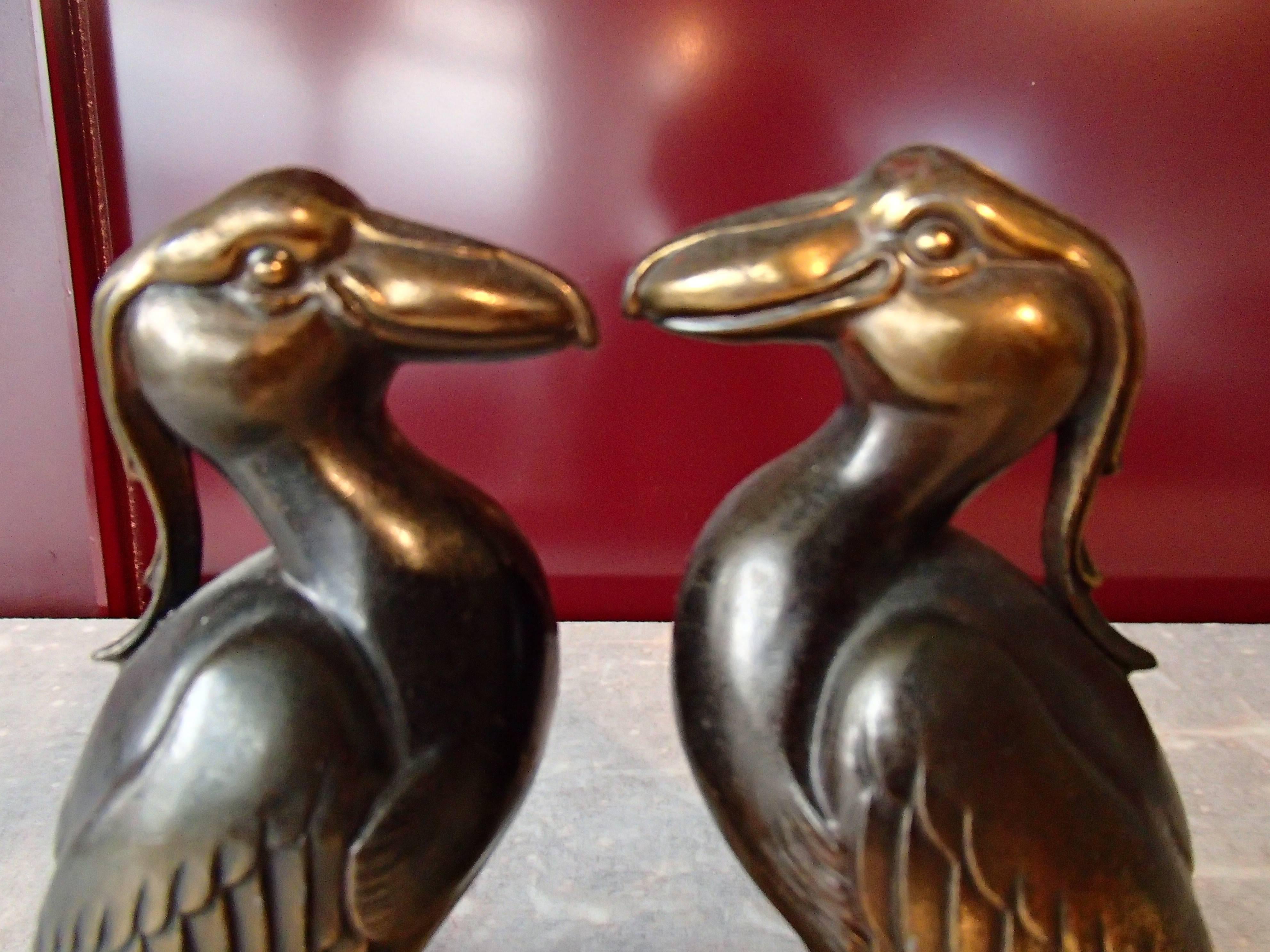 Ein Paar Art-Déco-Bronze-Vogel-Buchstützen von Jamar (Geformt) im Angebot