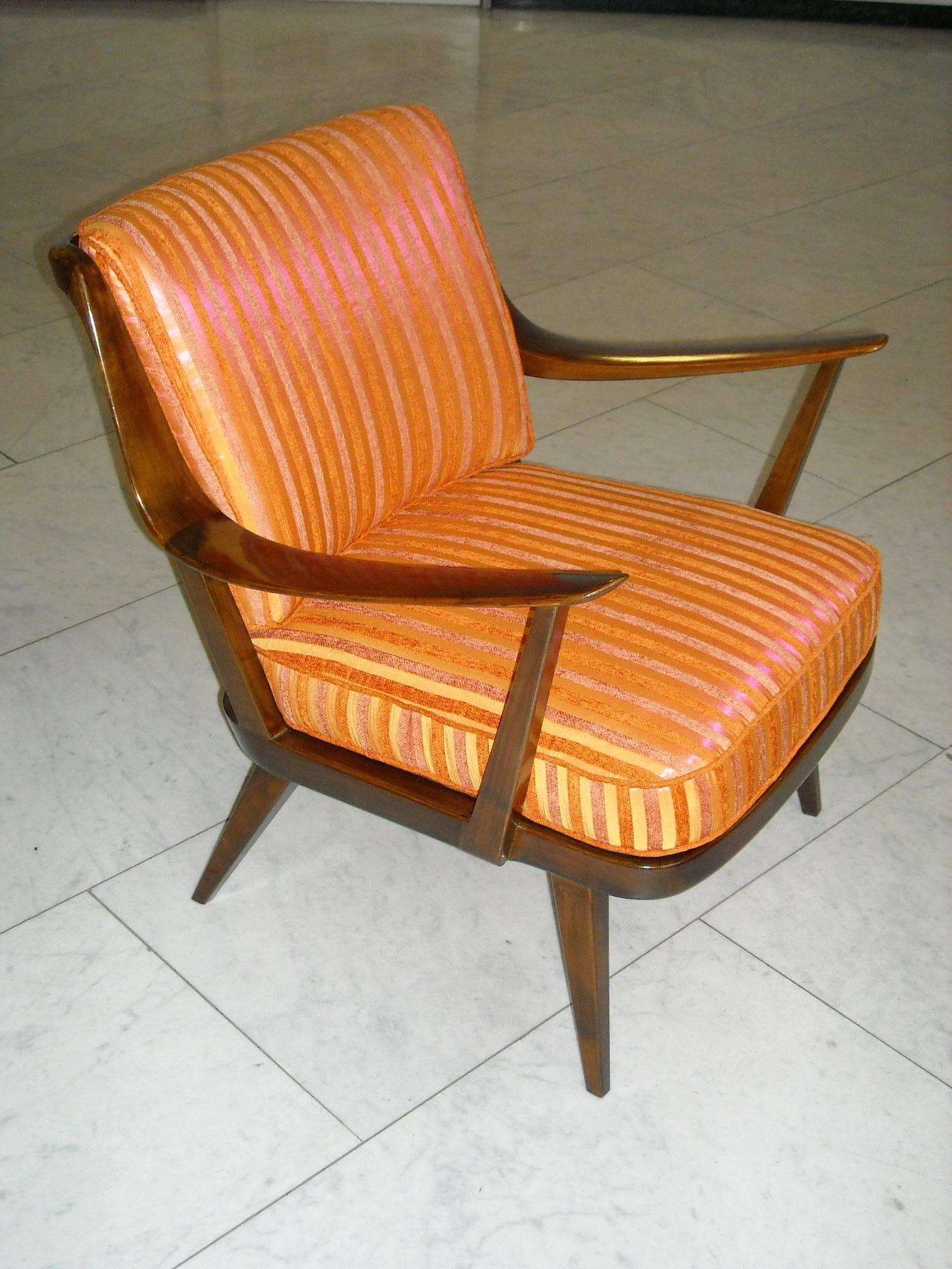 Pair of Knoll Antimott armchairs tinted birch yellow orange silk recovered In Good Condition For Sale In Weiningen, CH