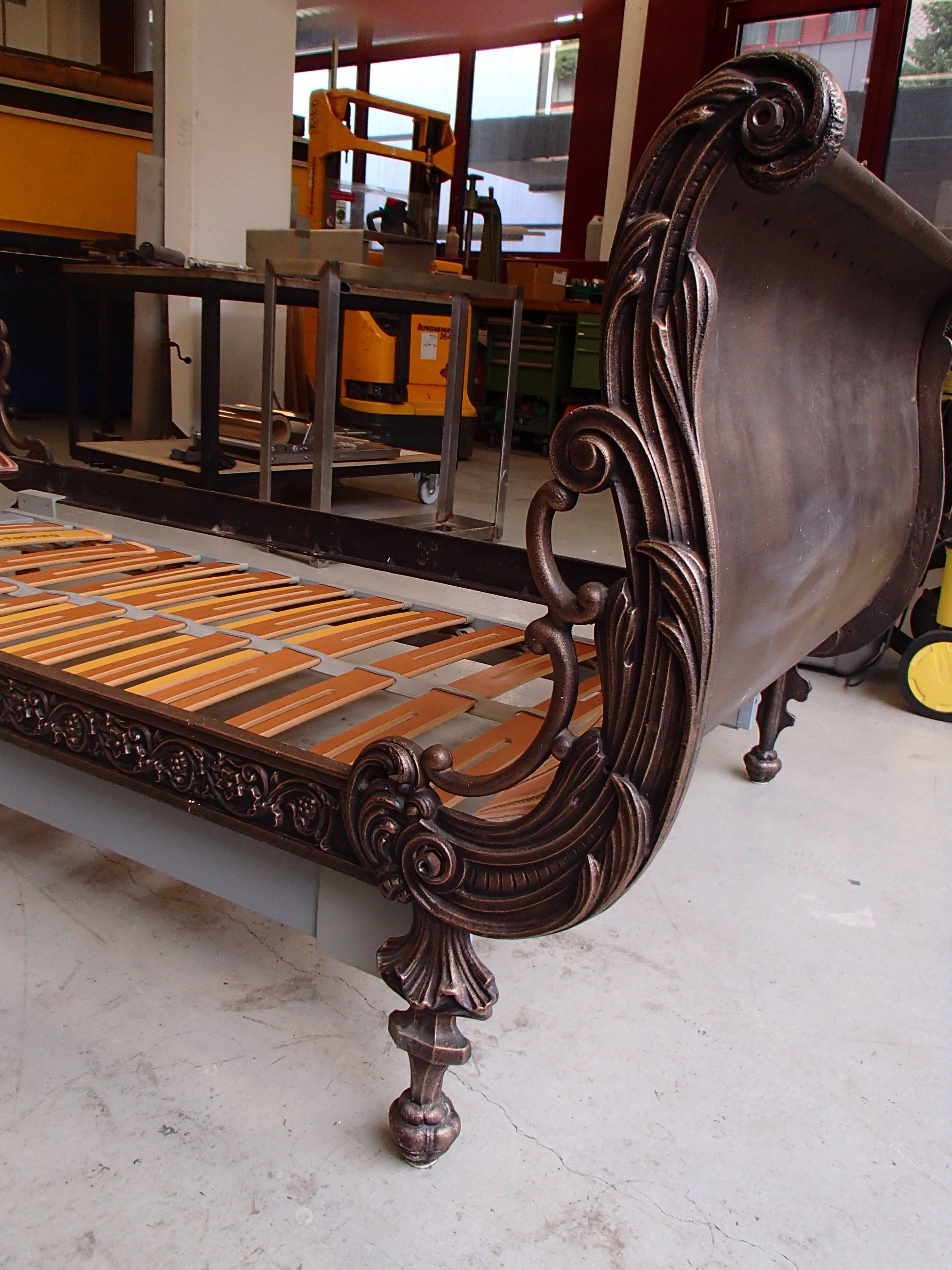 19th century daybed cast iron completely restored with copper patina and can be delivered with a custom-made inlay for the mattress Swiss quality with possibility to raise the head part. The inside is recovered with a matching brocat.
