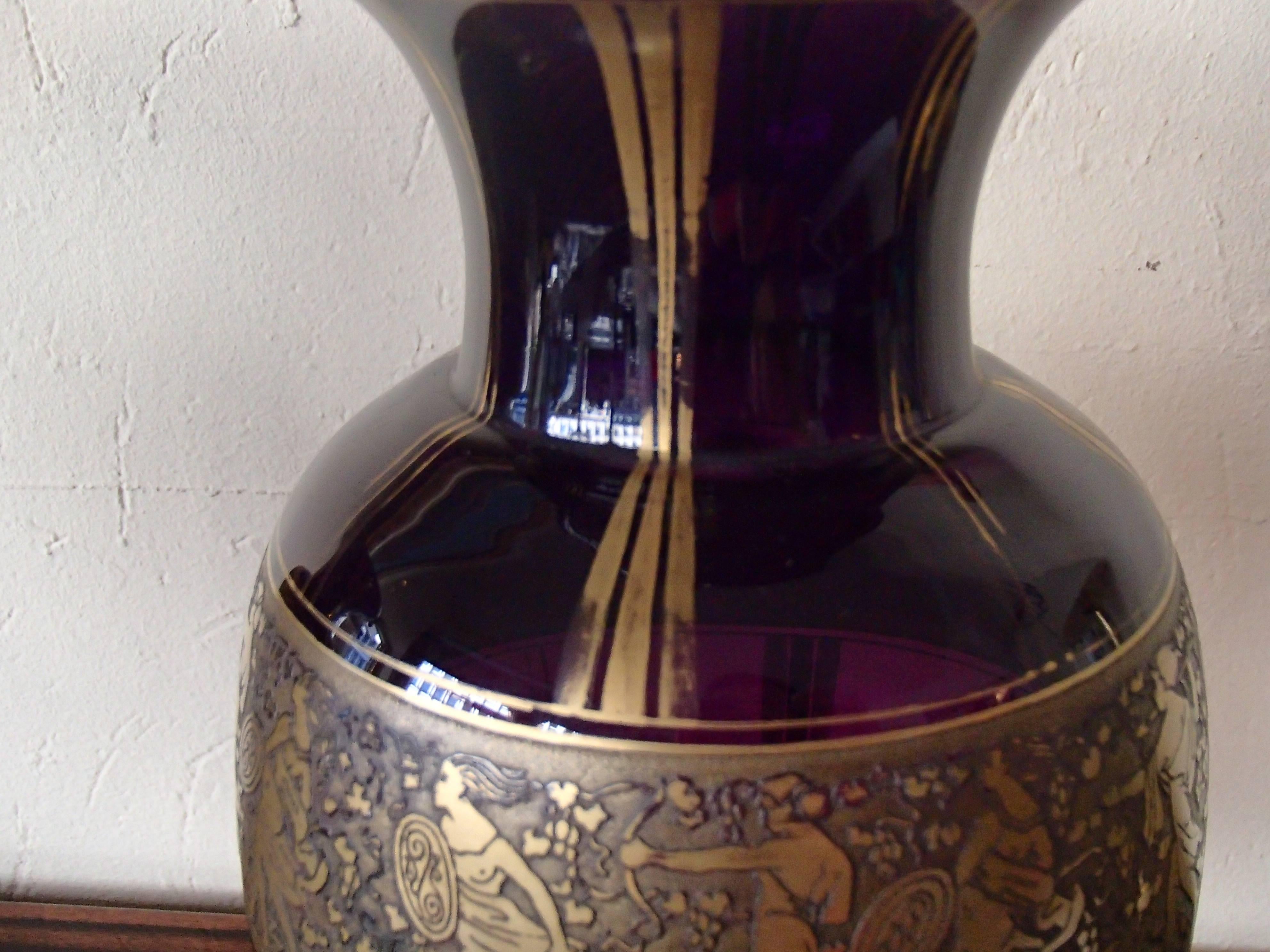 Paar riesige Ludwig Moser Karlsbad-Vasen mit goldenen mythologischen Motiven (Tschechisch) im Angebot