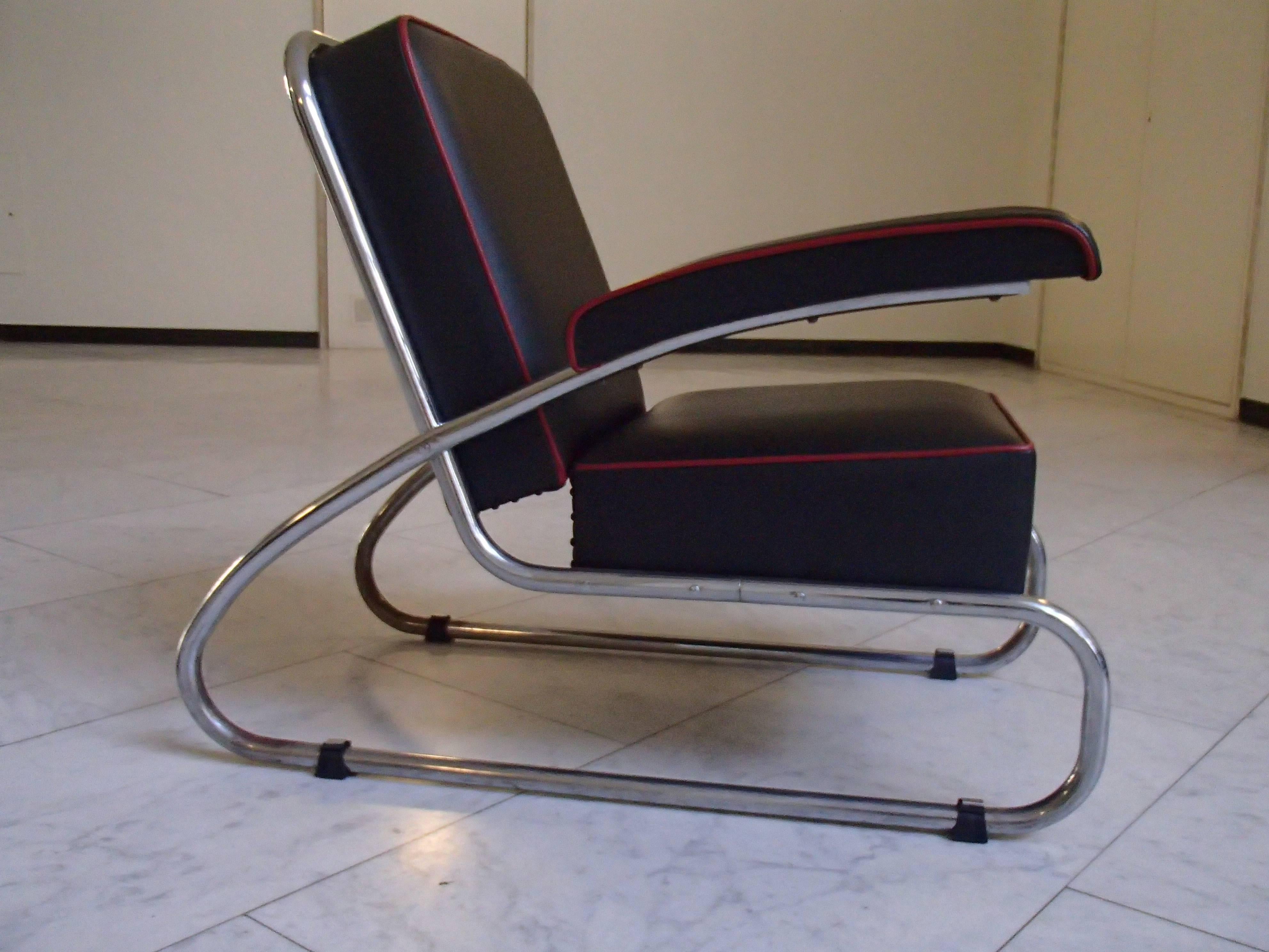 Pair of Gottwald Bauhaus Chrome Black Leather Lounge Chairs Red For Sale 2