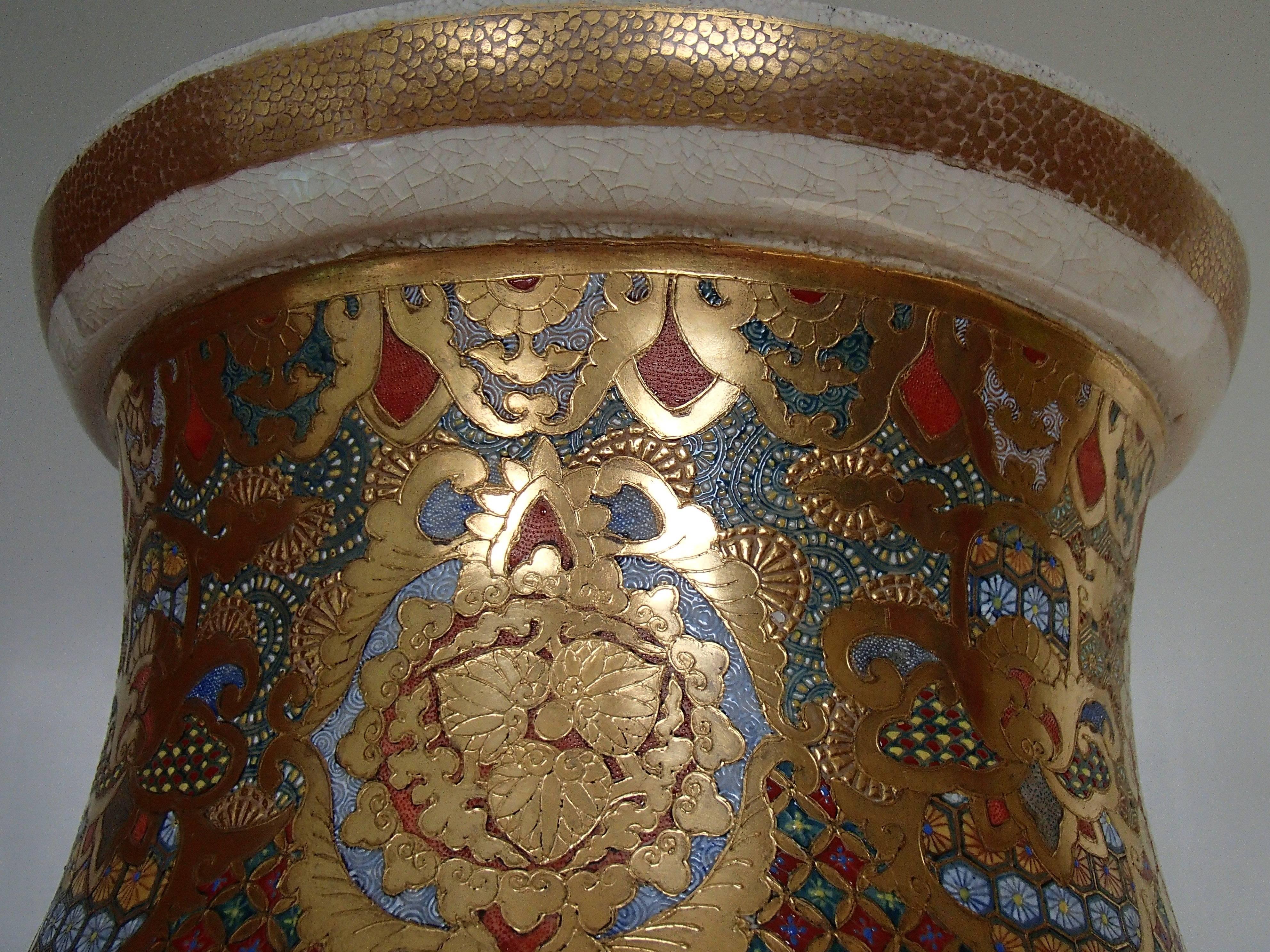 Hand-Painted 1900 Japanese Satsuma Porcelain Huge Vase with Samurai Scenes For Sale