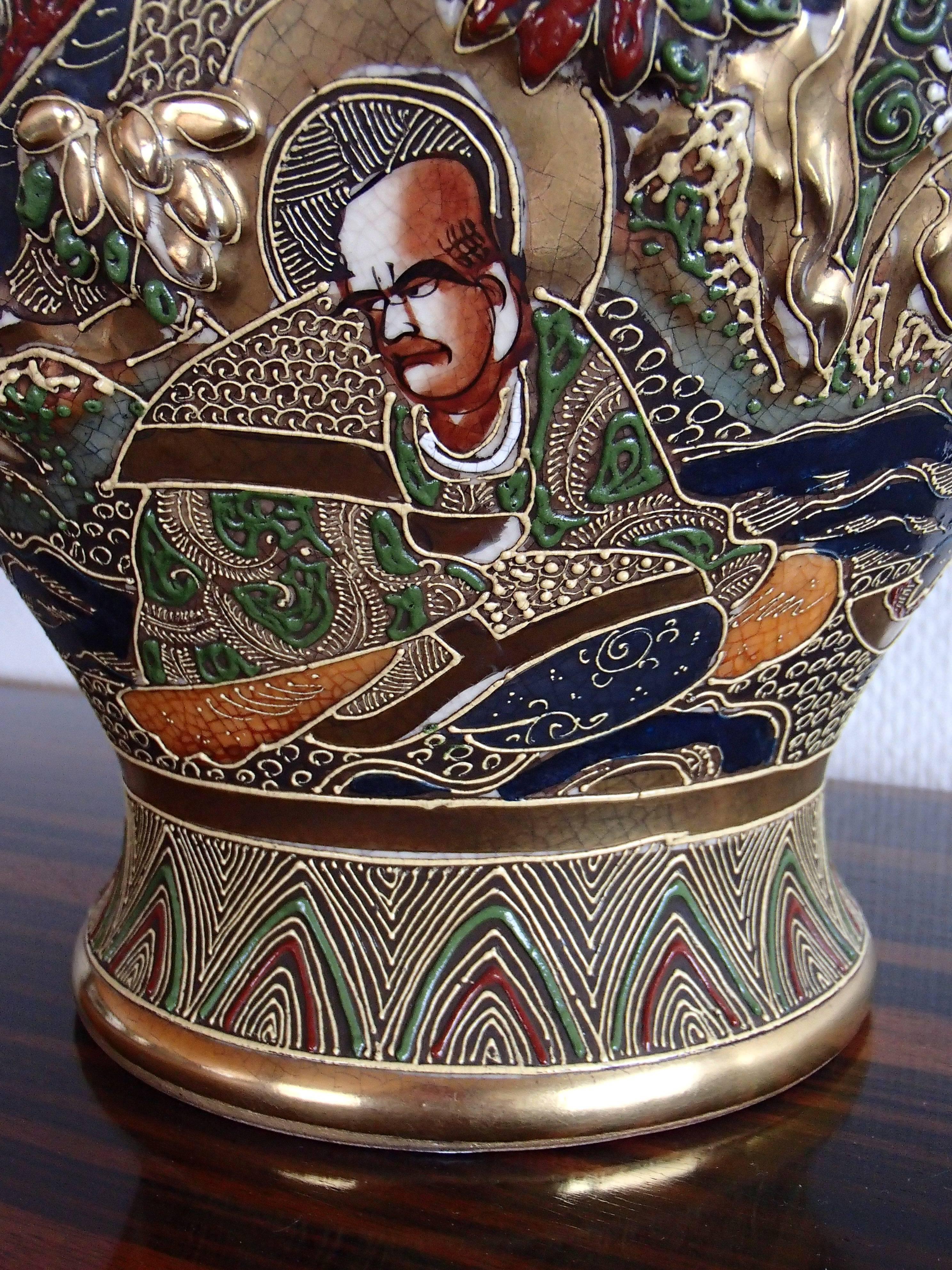 Paar Satsuma-Vasen aus Porzellan mit Deckel (Sonstiges) im Angebot