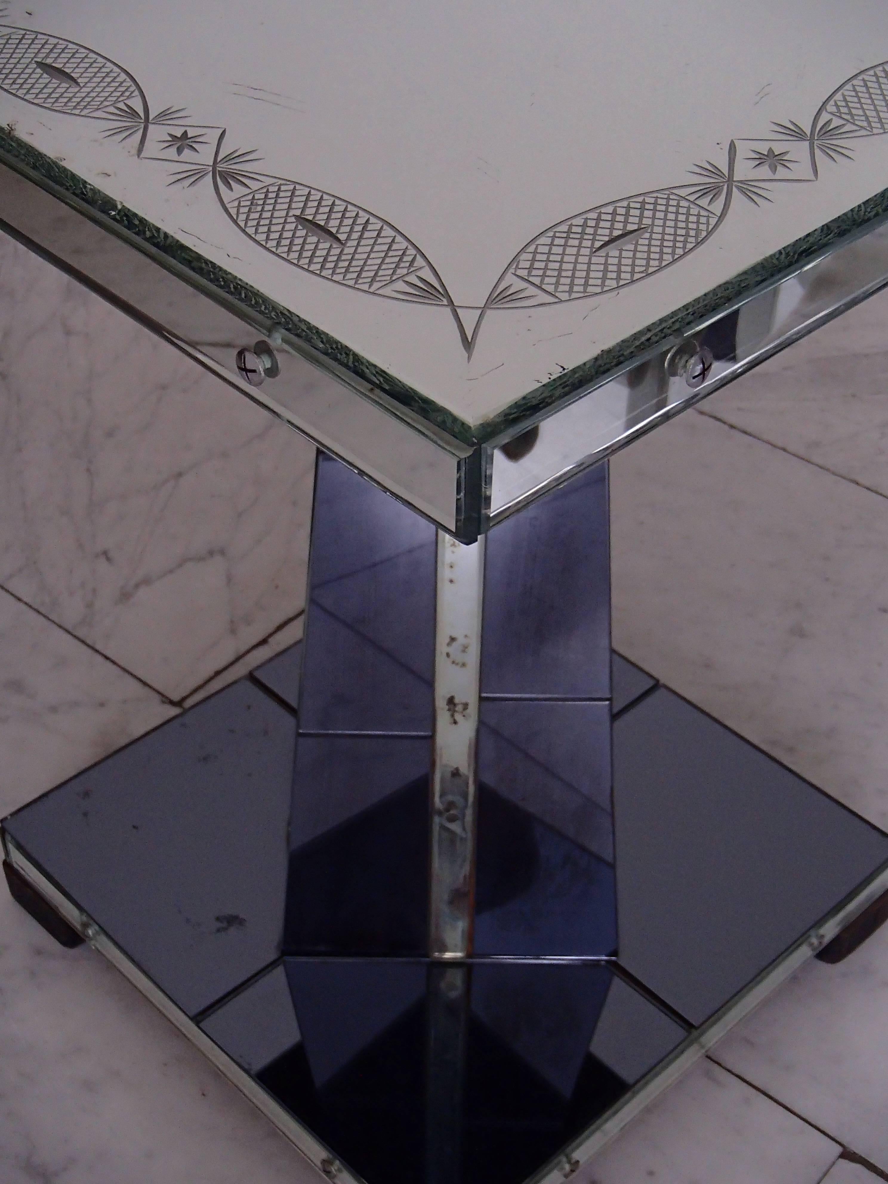 Art Deco Engraved Mirror Square Side Table In Good Condition In Weiningen, CH