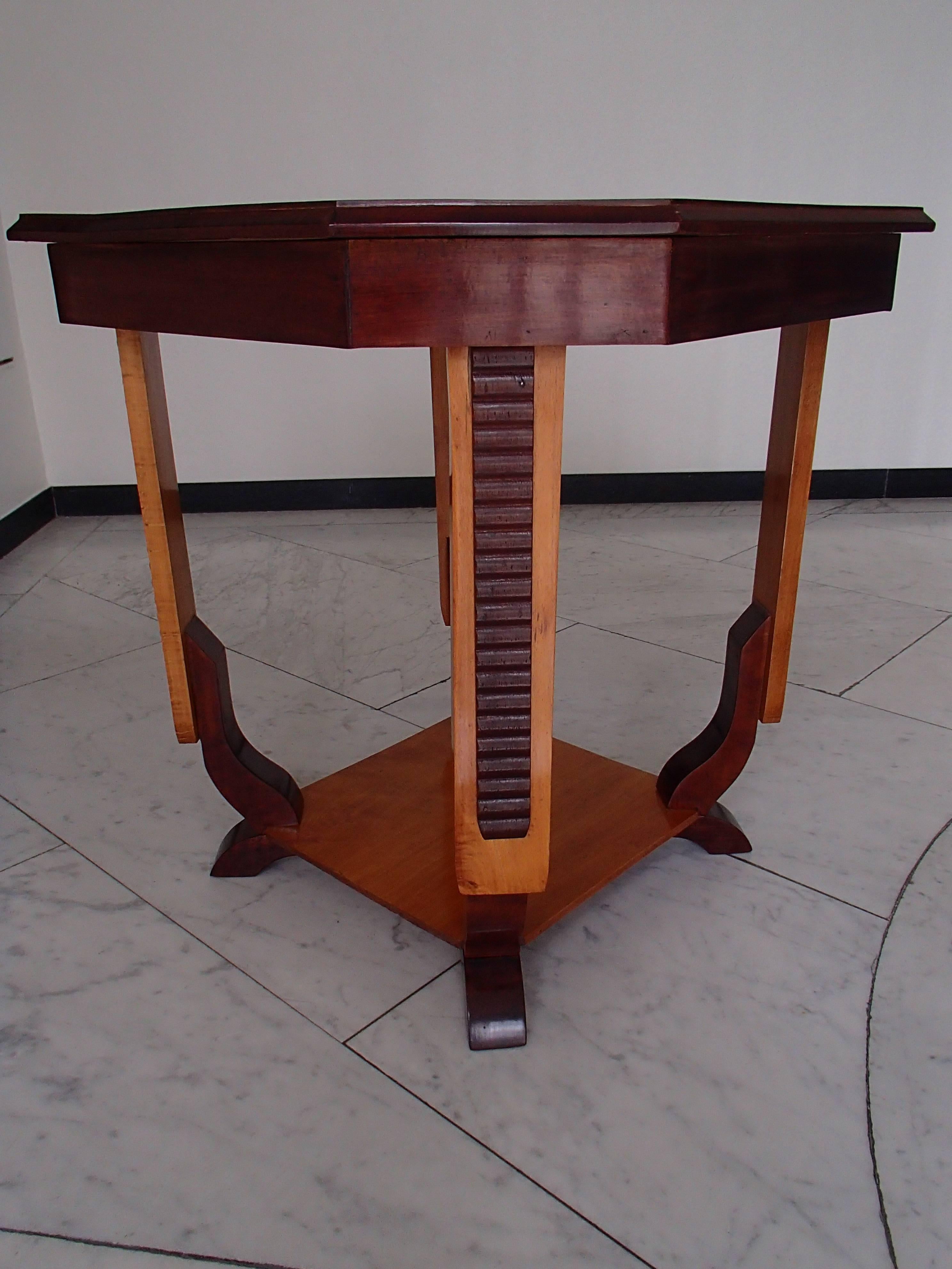19th Century Octagon Side Table Two Tone Birch In Excellent Condition For Sale In Weiningen, CH