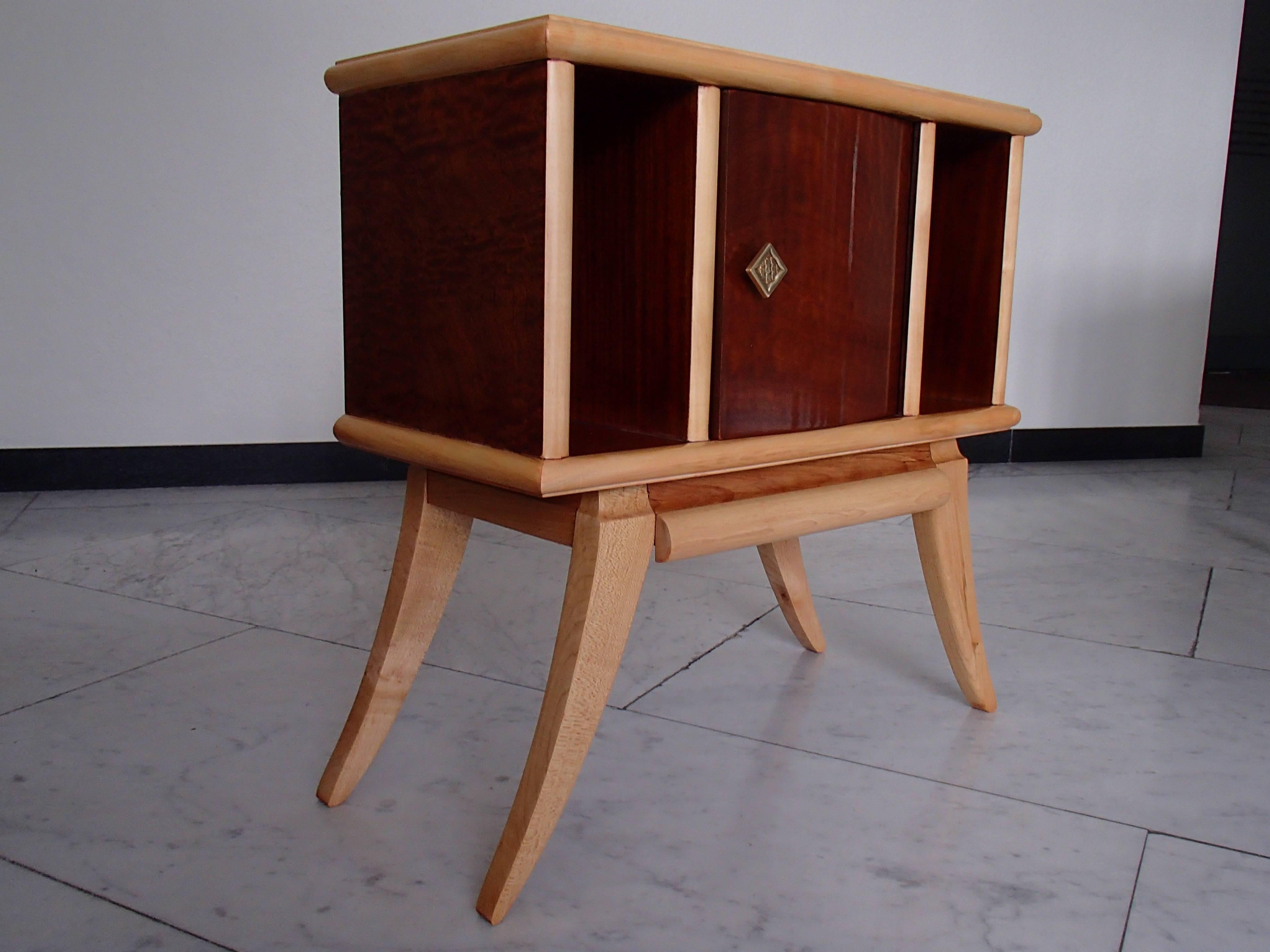 French Pair of Art Deco Canadian Maple Eye on Birch Side Table Nightstands For Sale