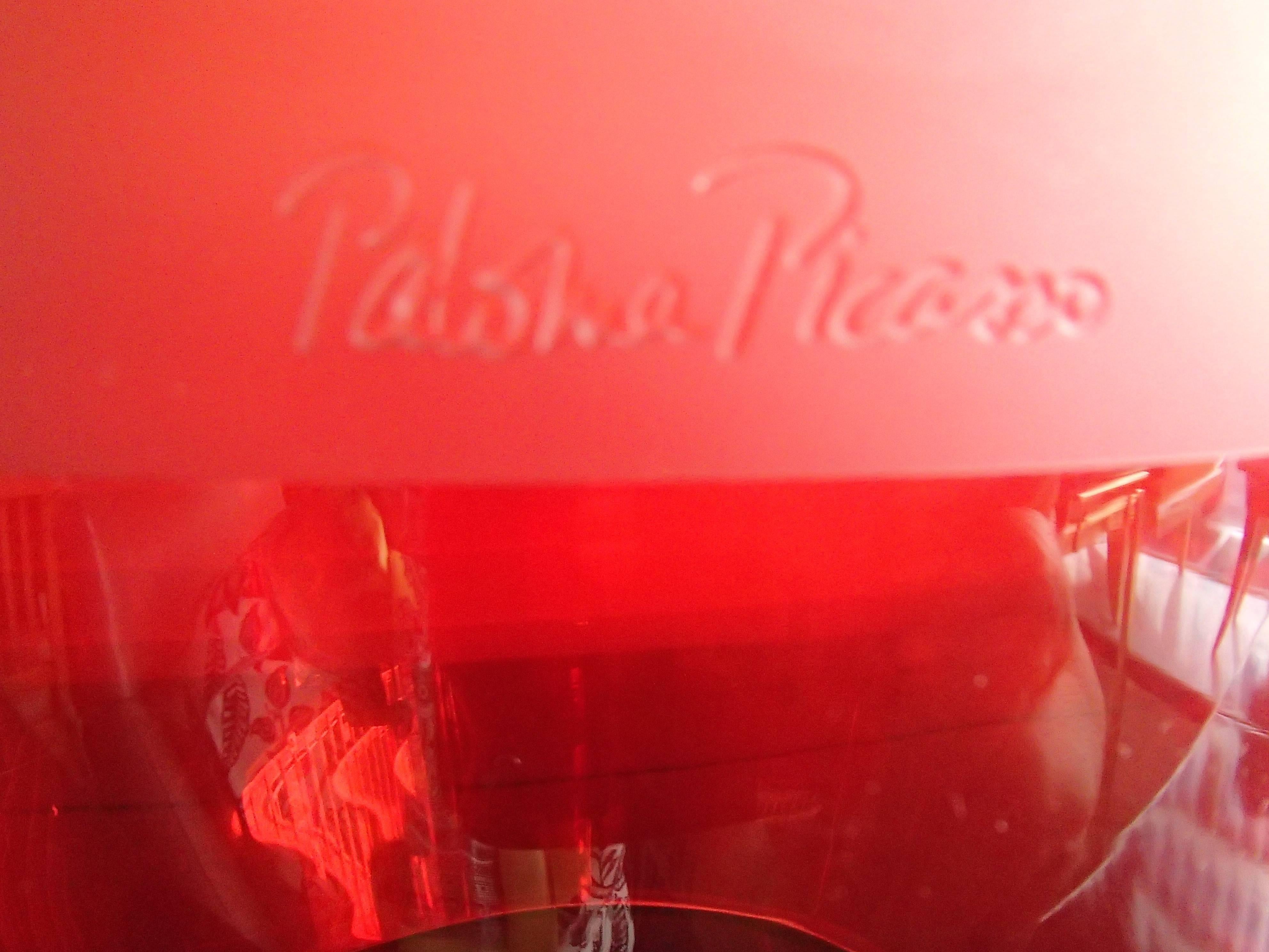 Modernes modernes riesiges rotes Glas, signiert von Paloma Picasso (Französisch) im Angebot