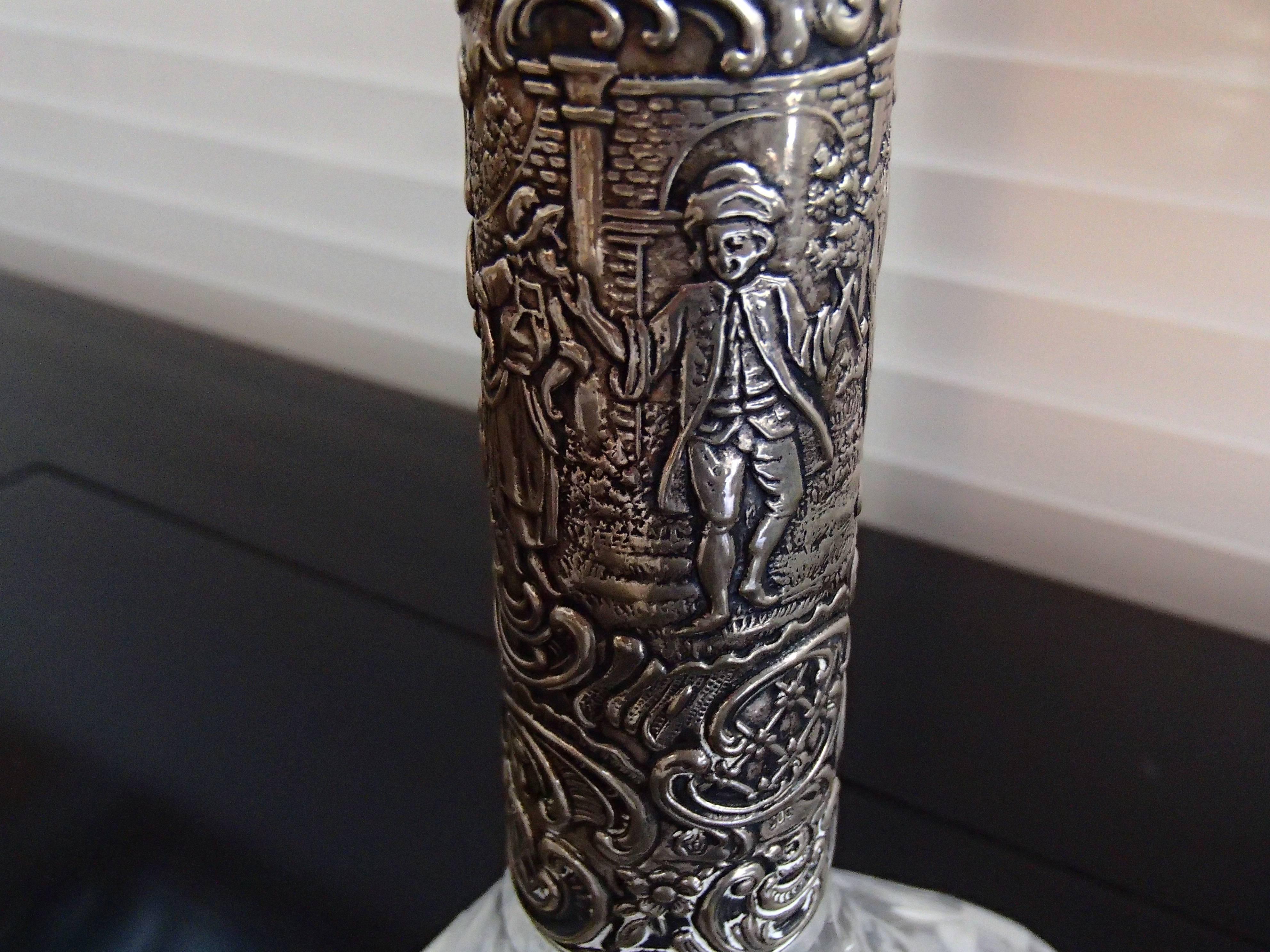 Jarra Bohemia Siglo XIX Vidrio Tallado, Cuello y Cinta de Plata siglo XX en venta