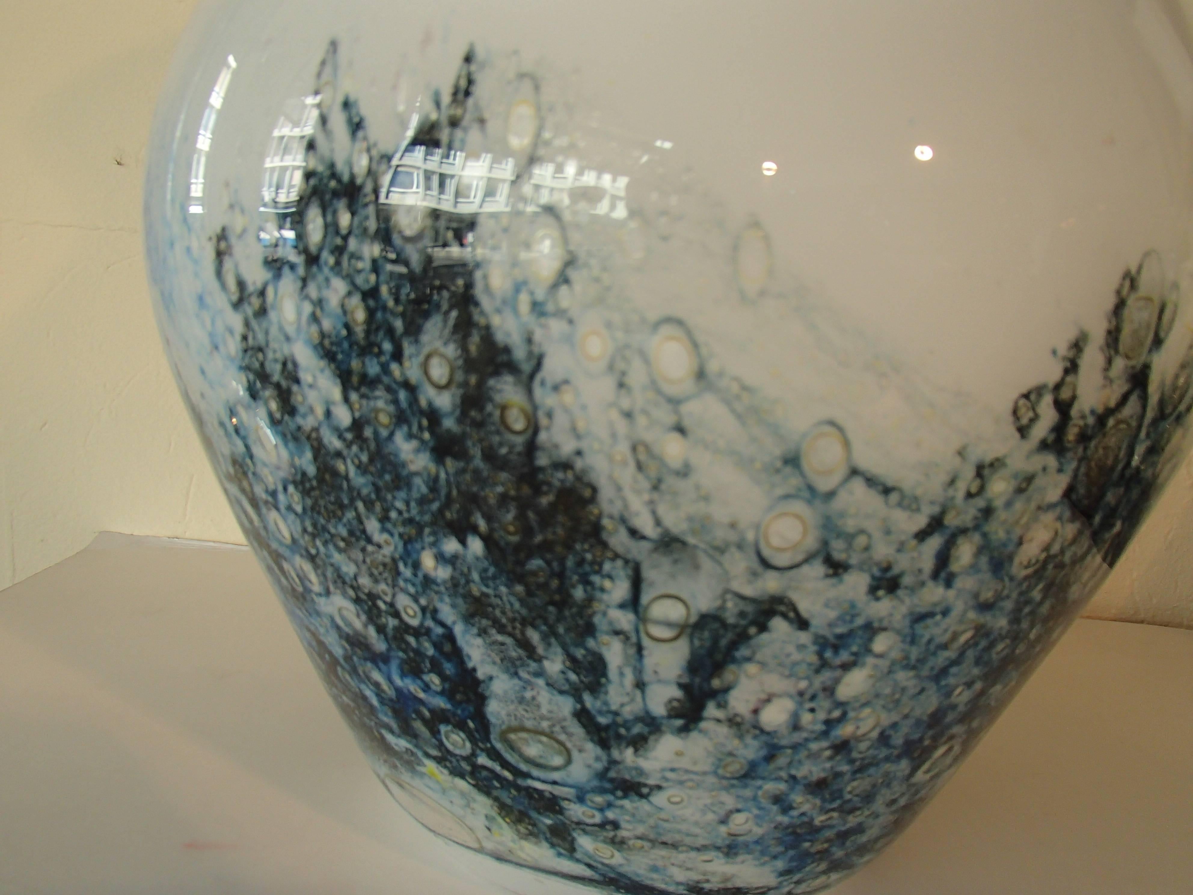 Late 20th Century 1980s Hugh Vase Hirschberg White and Blue For Sale