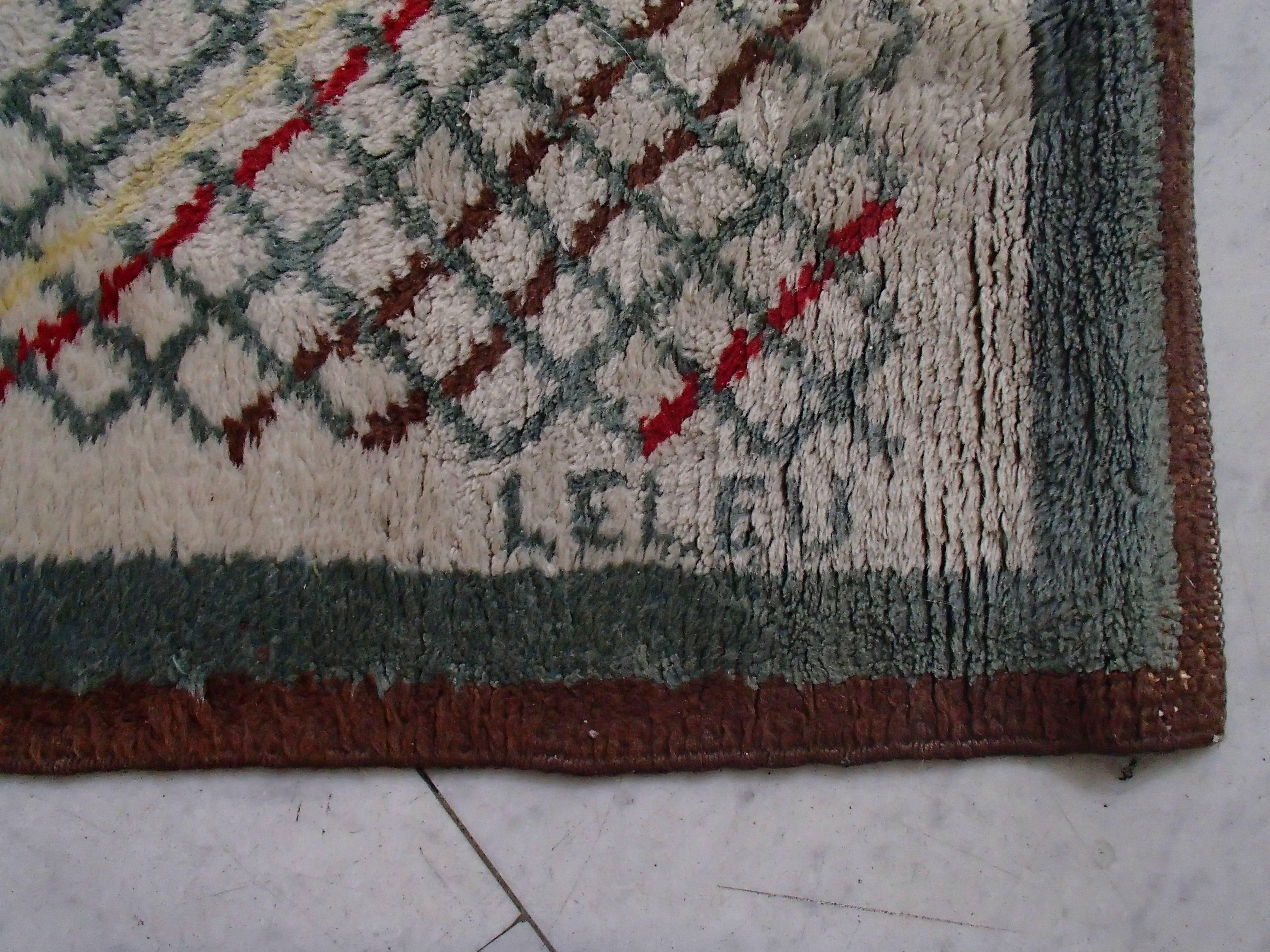 Teppich aus der Mitte des Jahrhunderts, signiert von Leleu (Moderne der Mitte des Jahrhunderts) im Angebot