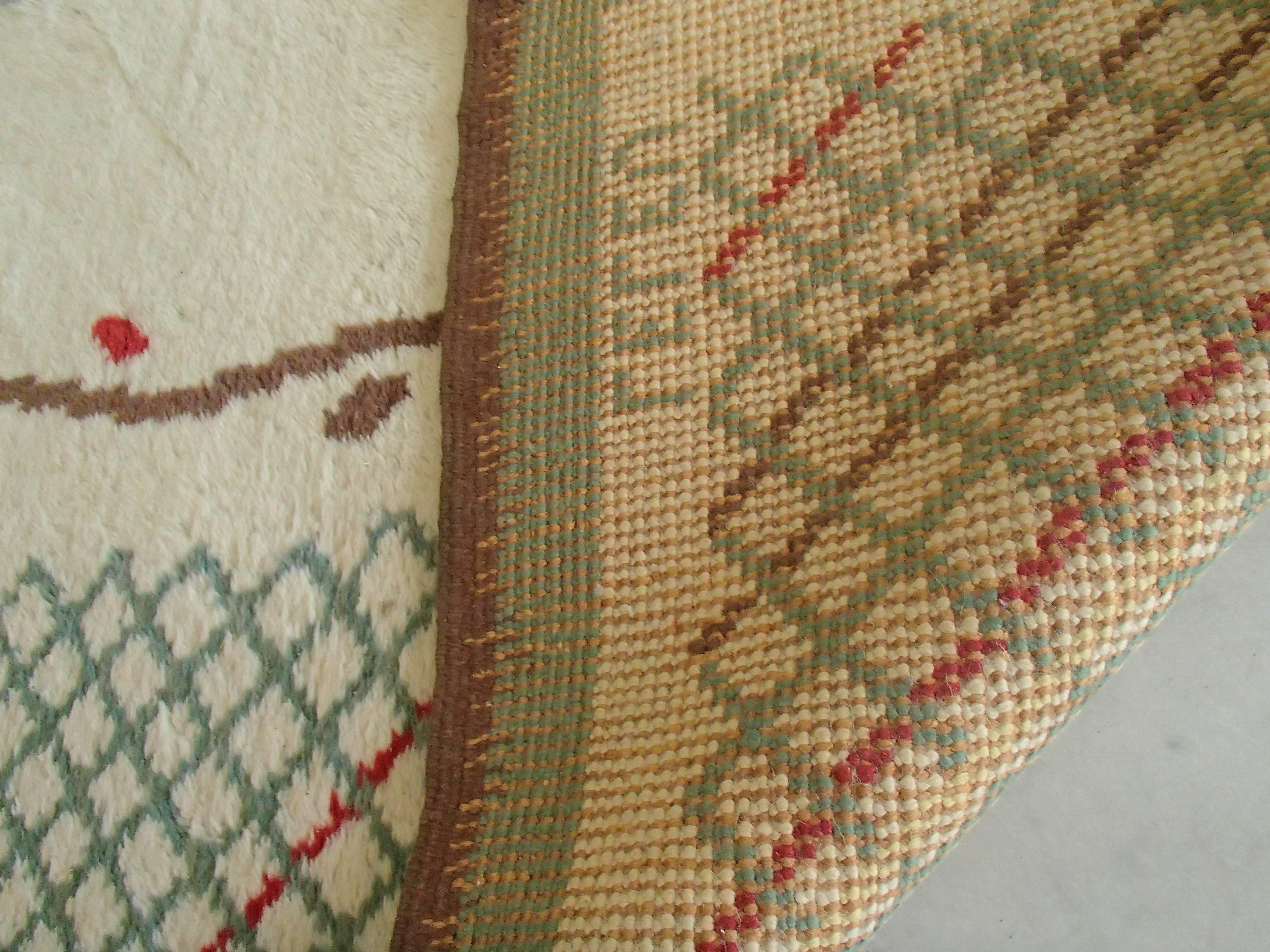 Teppich aus der Mitte des Jahrhunderts, signiert von Leleu im Zustand „Gut“ im Angebot in Weiningen, CH