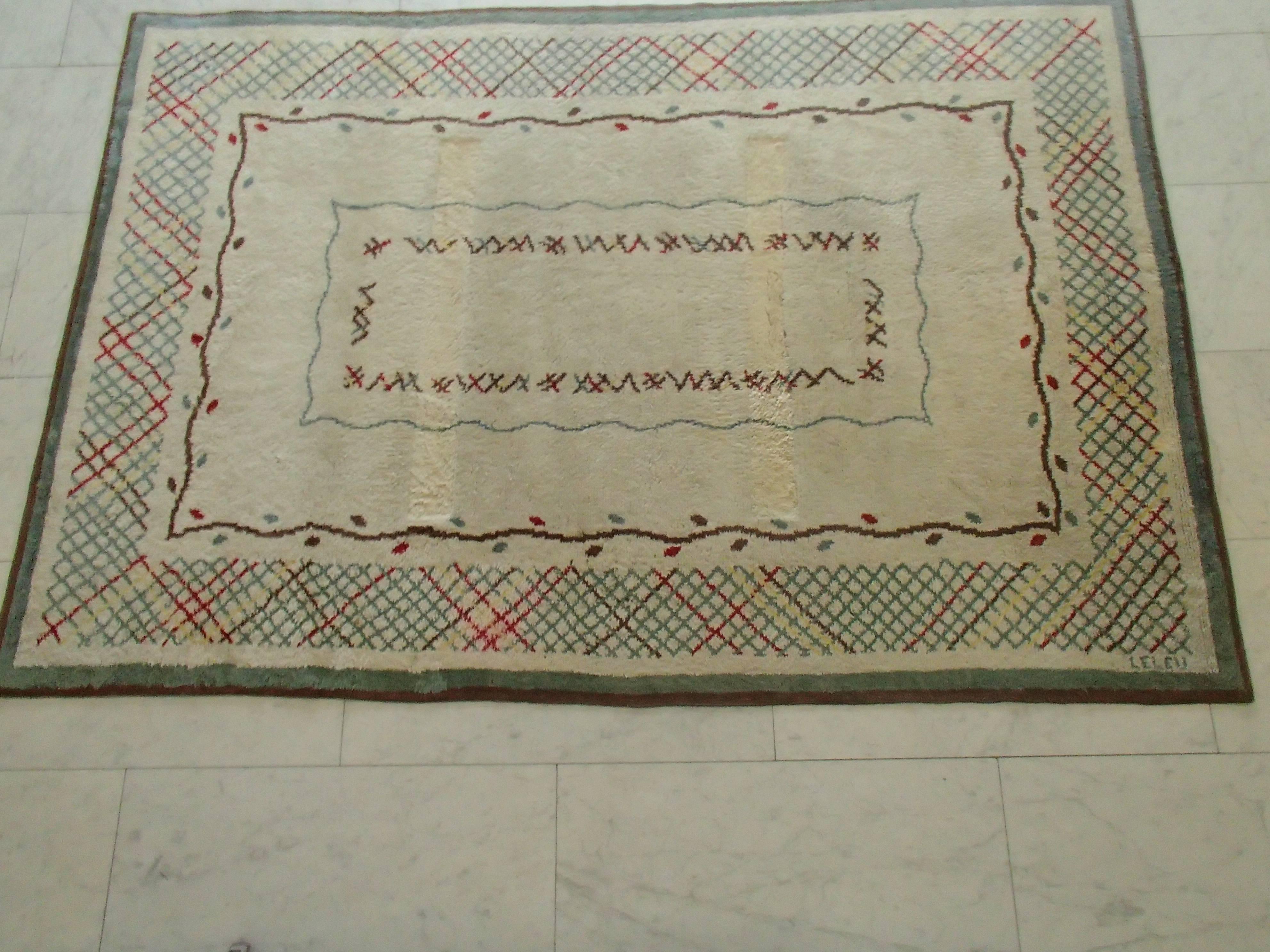 Teppich aus der Mitte des Jahrhunderts, signiert von Leleu (Mitte des 20. Jahrhunderts) im Angebot