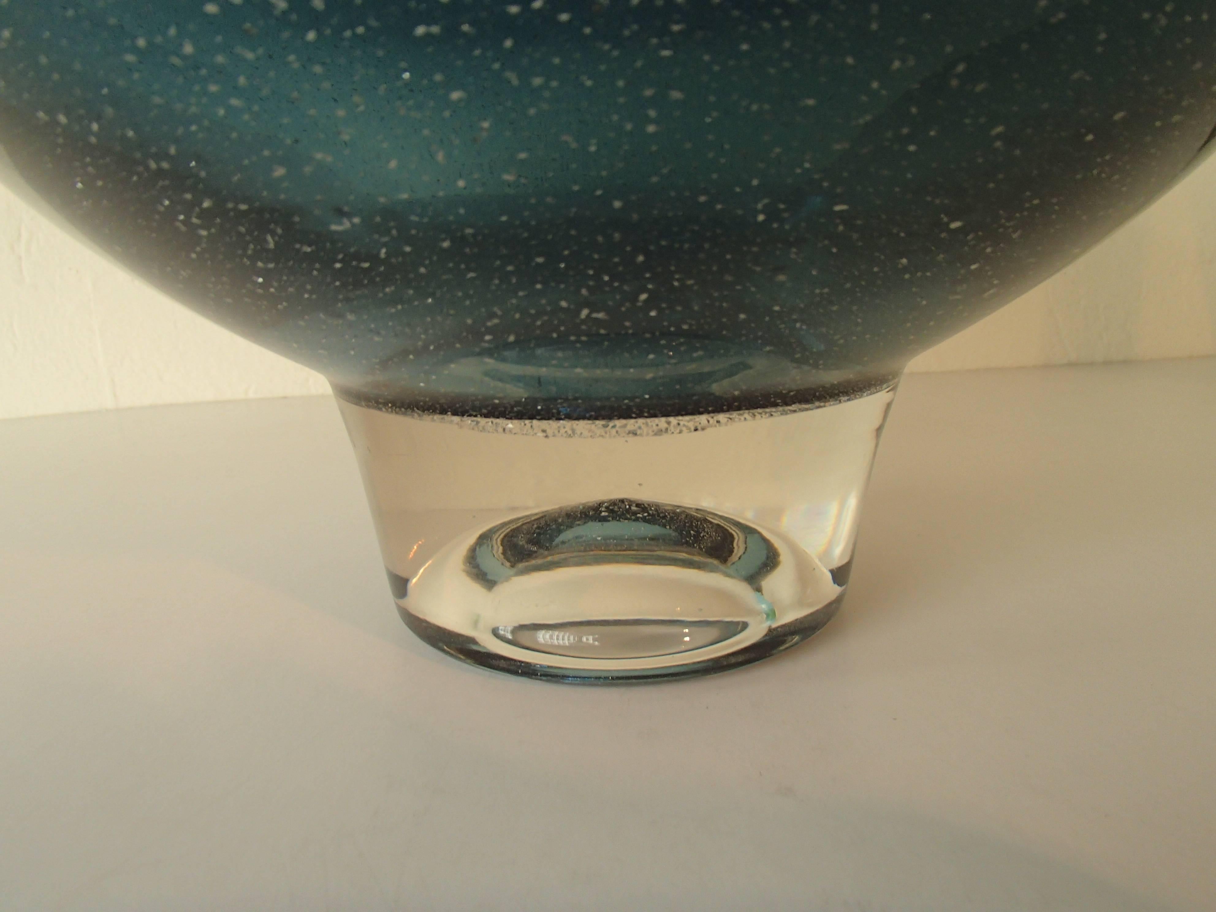 Mid-Century Modern Vessel Blue with Silver Inlays by Graal Glas Signed FS 66 In Good Condition For Sale In Weiningen, CH