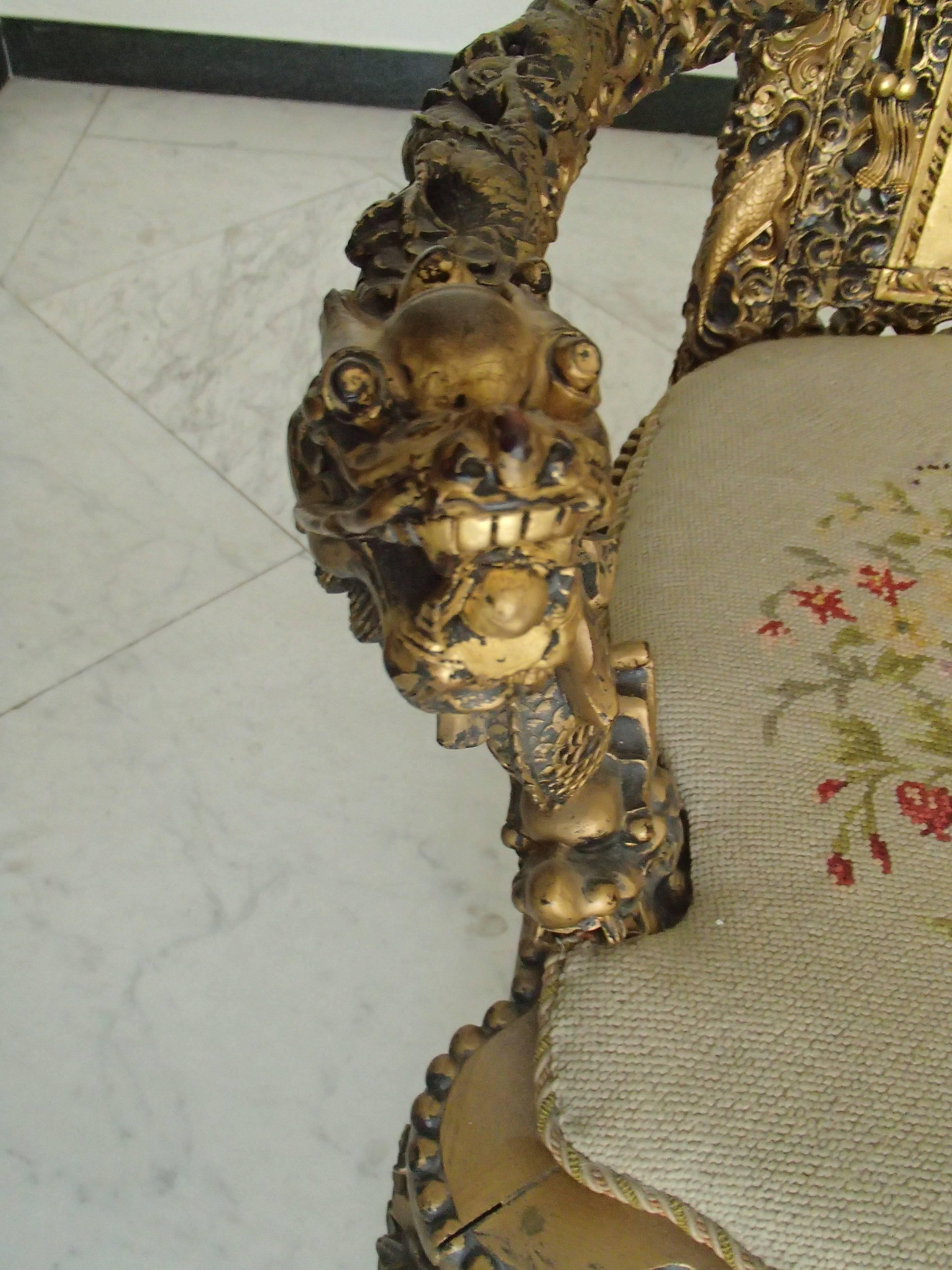 1930 Chinese Armchair Sculpted and Gold-Plated with Goblin In Good Condition For Sale In Weiningen, CH