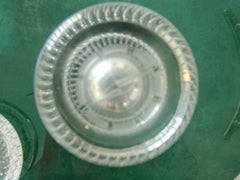 Juego de mediados de siglo de Leerdam Tres ceniceros y un jarrón pequeño