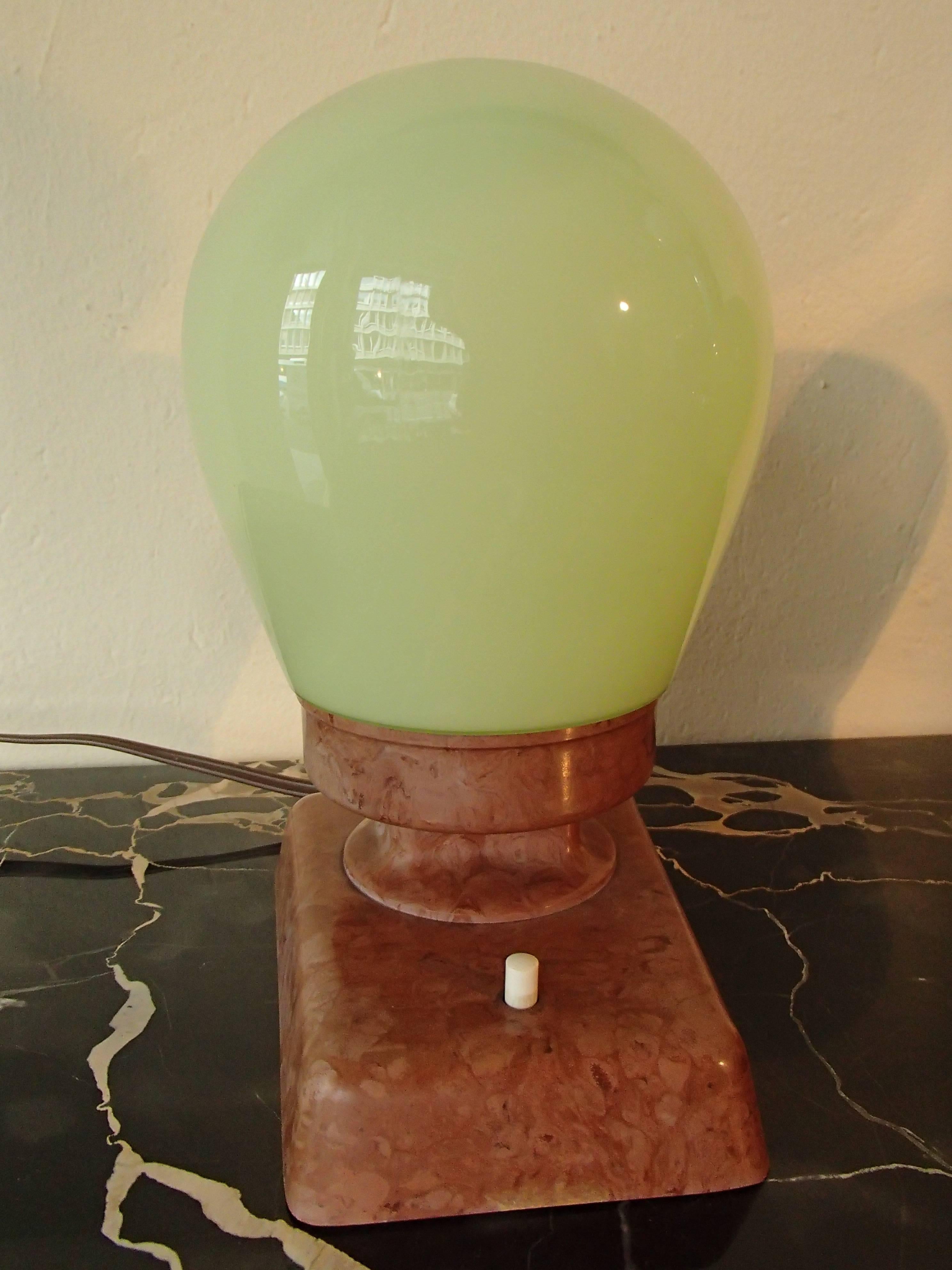 Bauhaus Pair of Table Lamps or Wall Lights Brown Bakelite and Clear Green Glass In Excellent Condition In Weiningen, CH