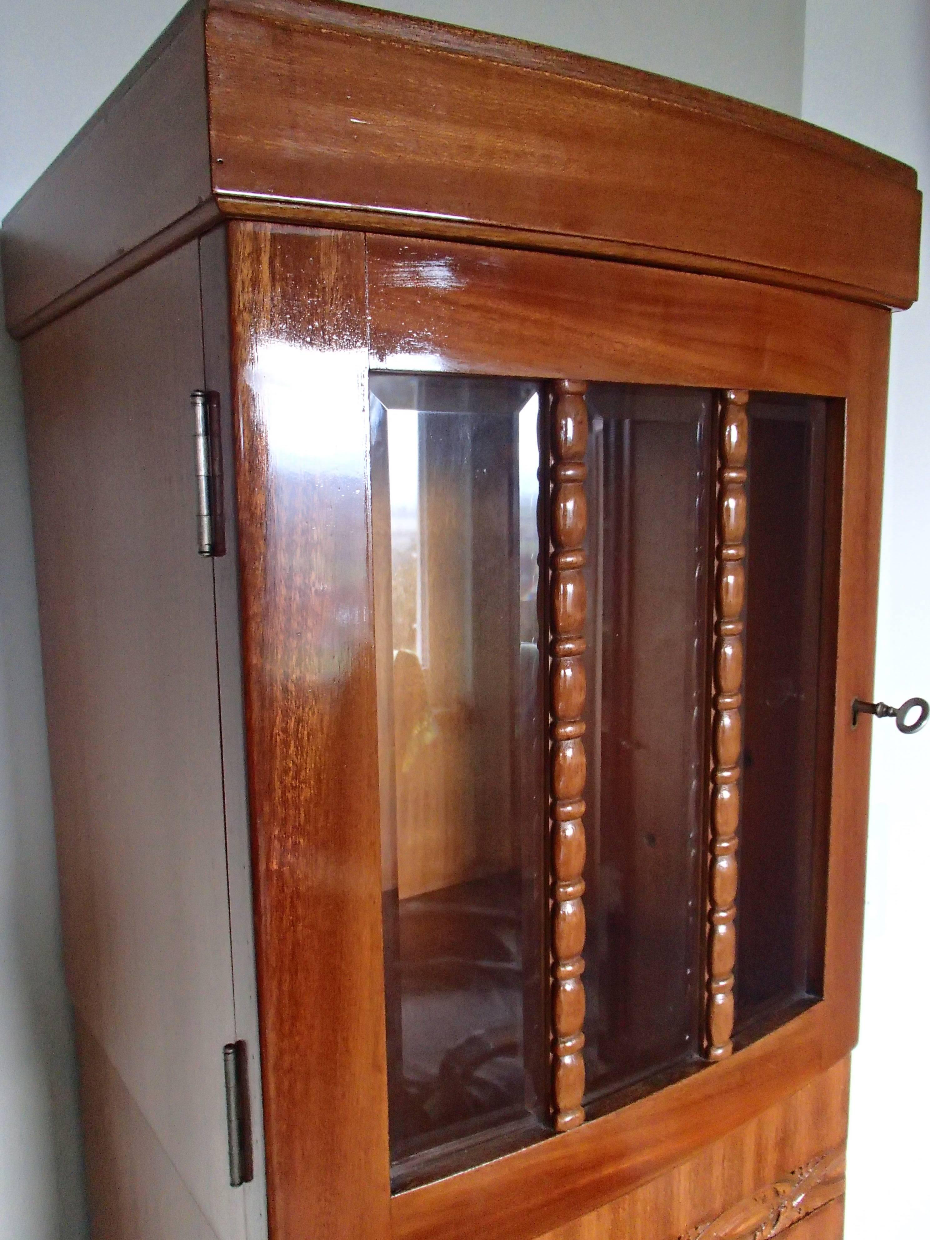 Pair of Art Nouveau Small Armoires or Cabinets Mahogany and Glass with Inlay In Good Condition For Sale In Weiningen, CH