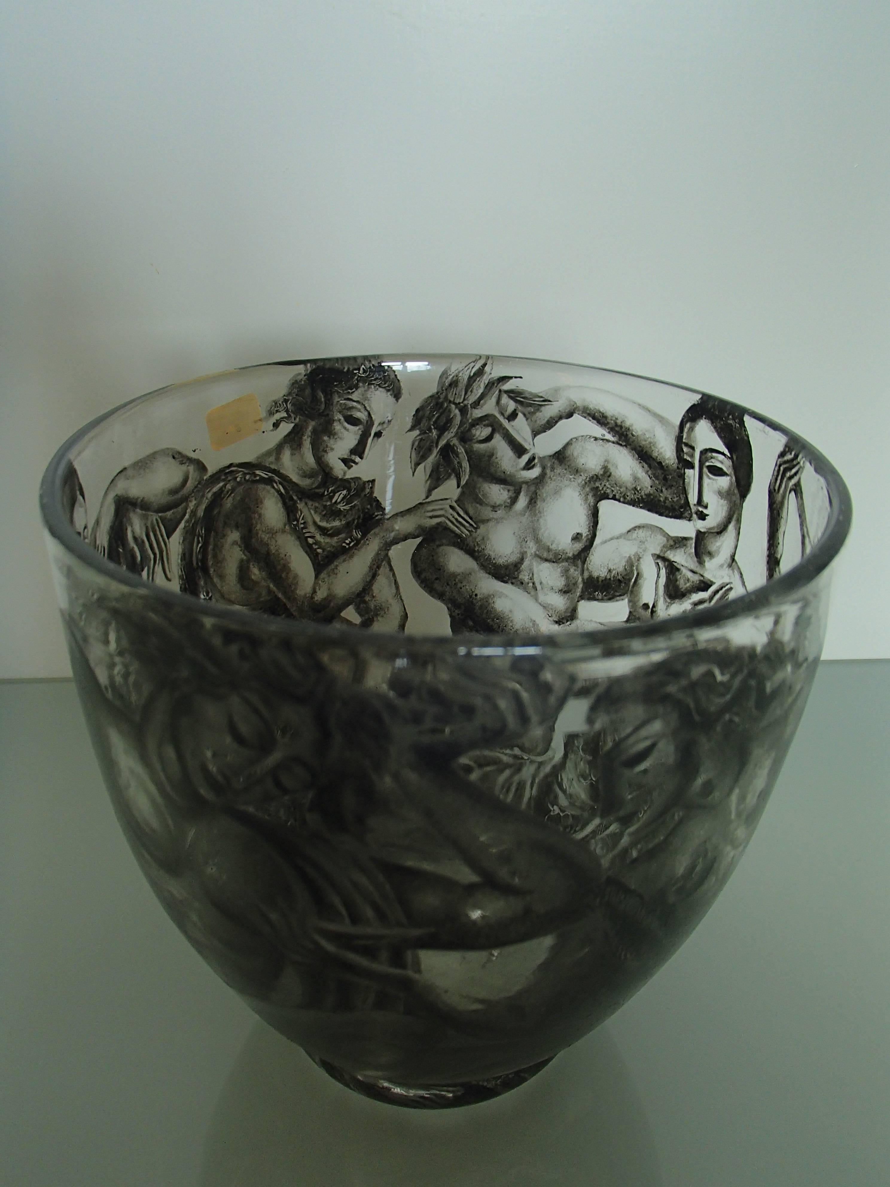 German Bauhaus bowl with black cubistic greac romain figures 